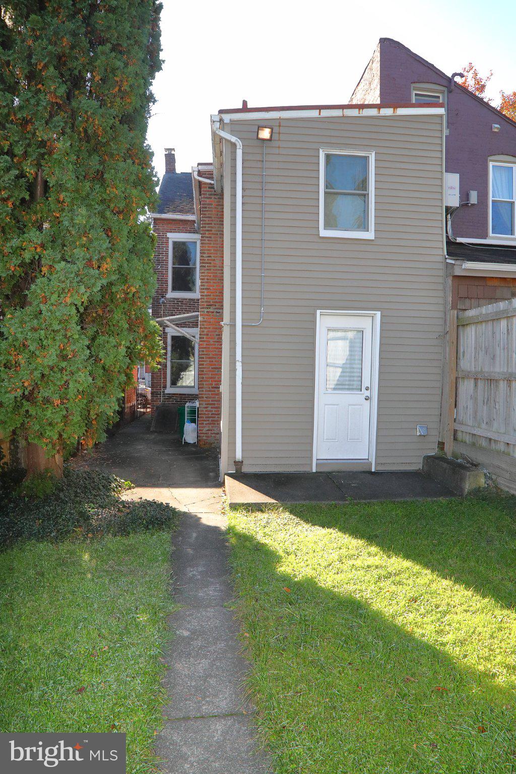 513 W ORANGE STREET