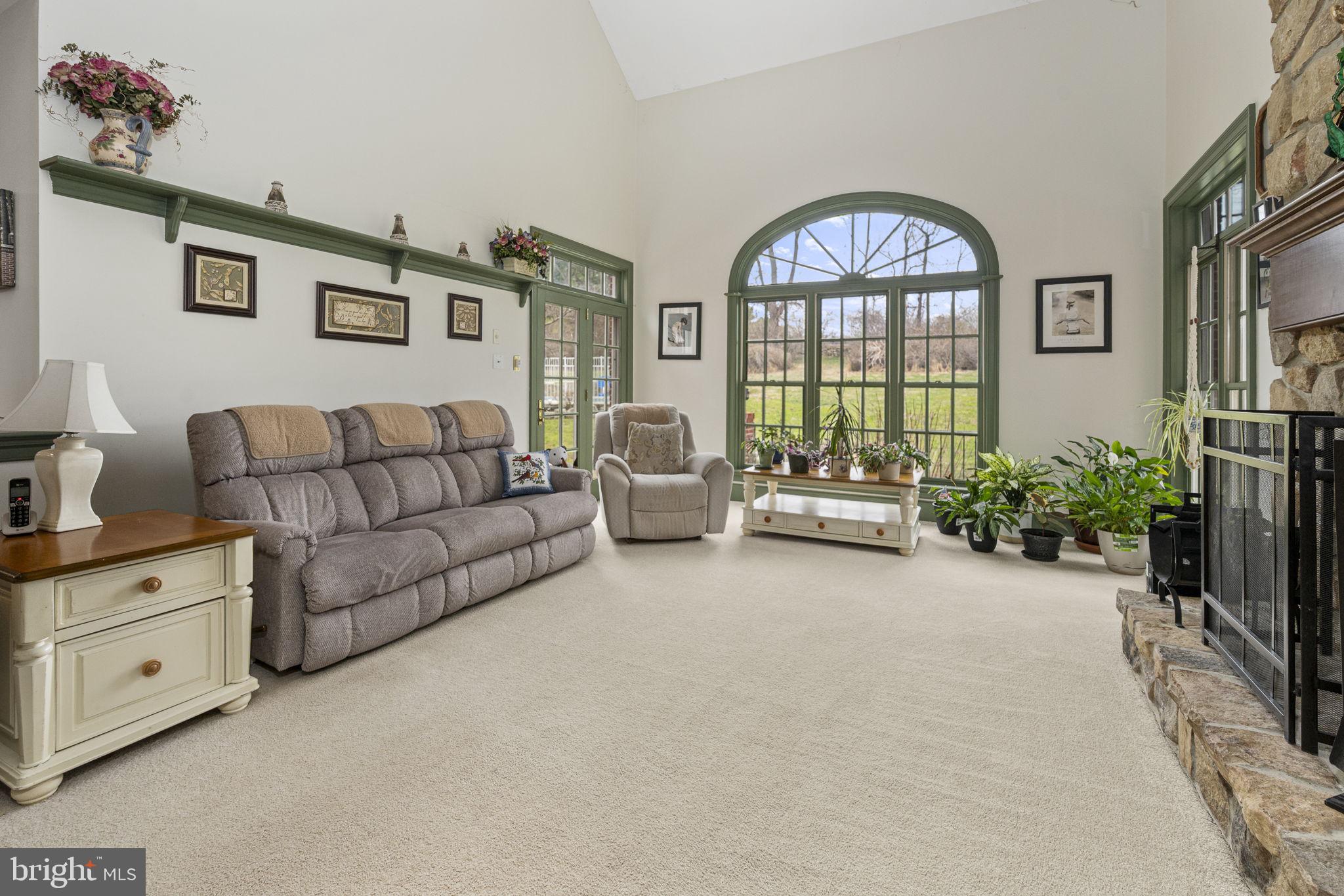 BASSETT HUNT - Residential