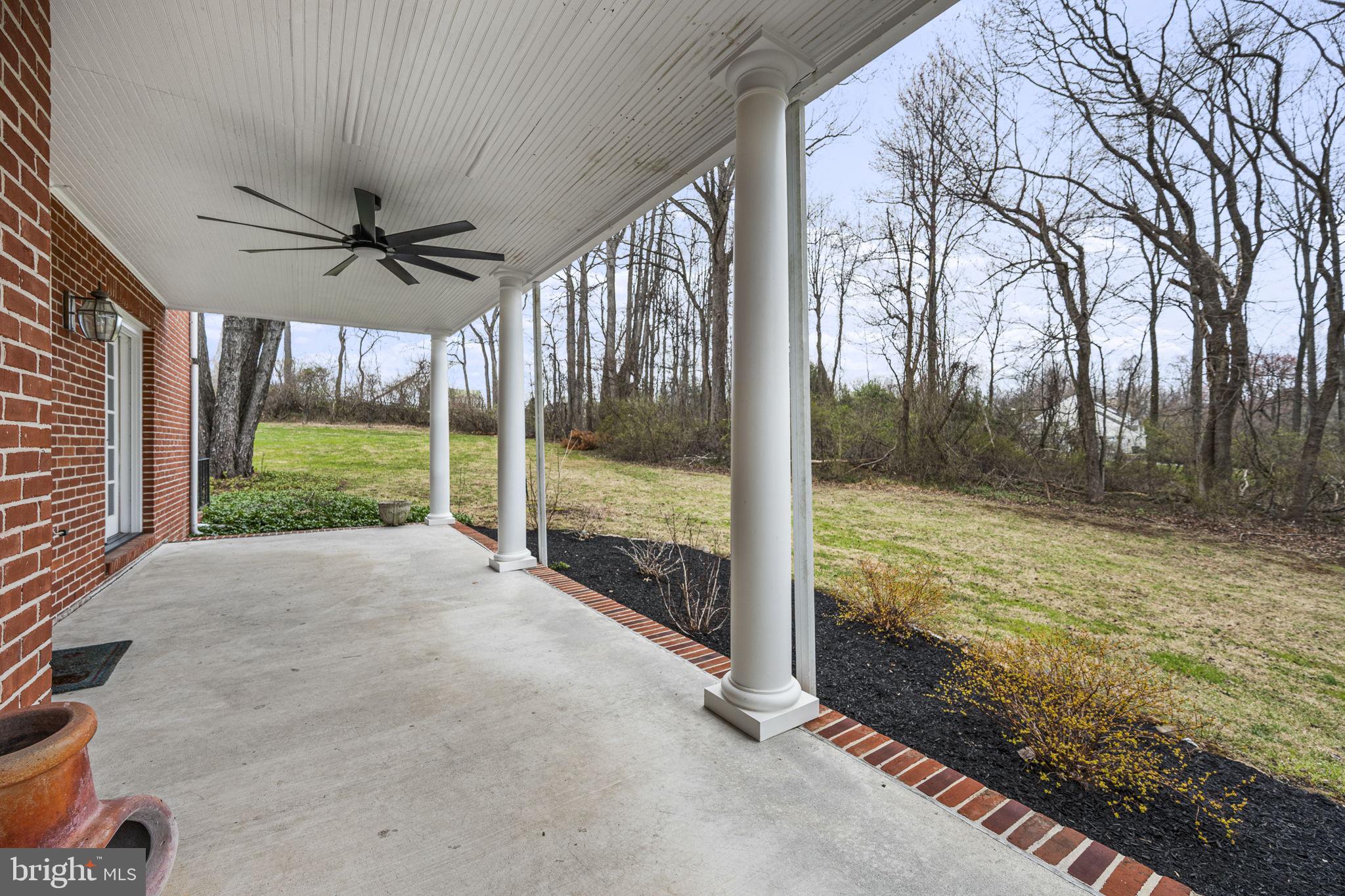 BASSETT HUNT - Residential