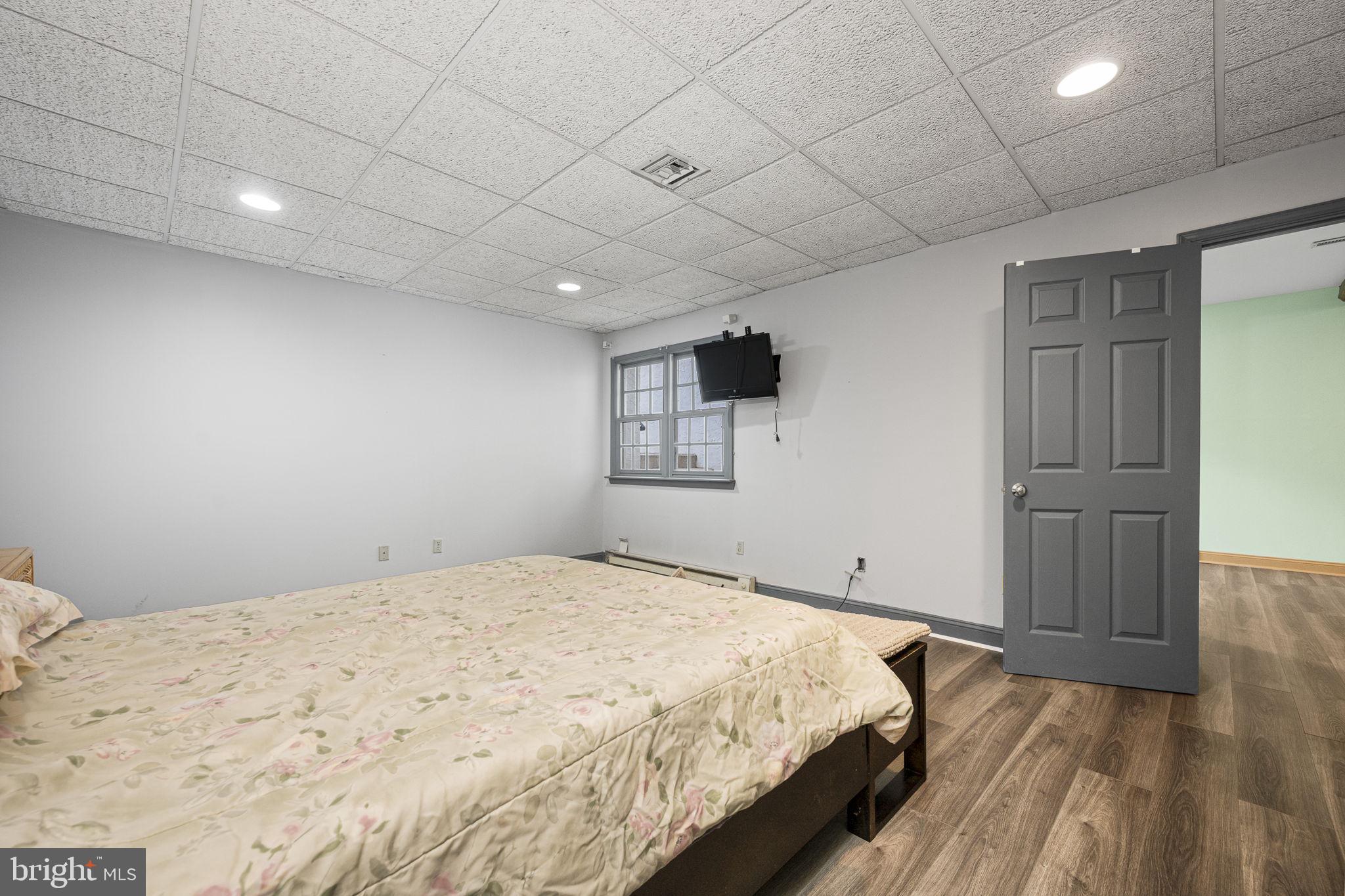 BASSETT HUNT - Residential