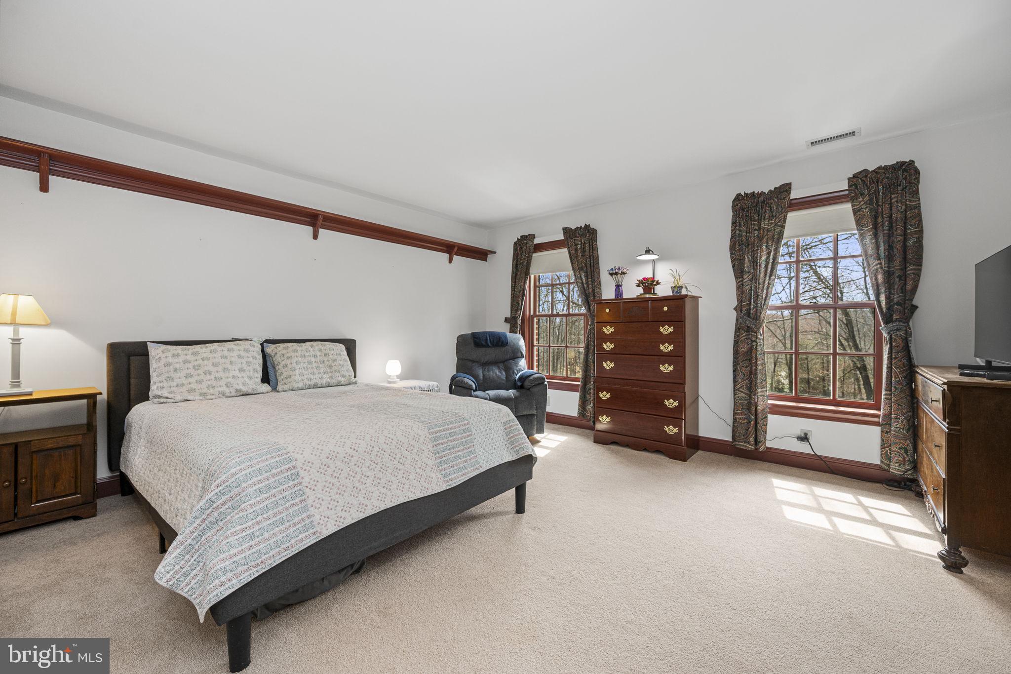 BASSETT HUNT - Residential