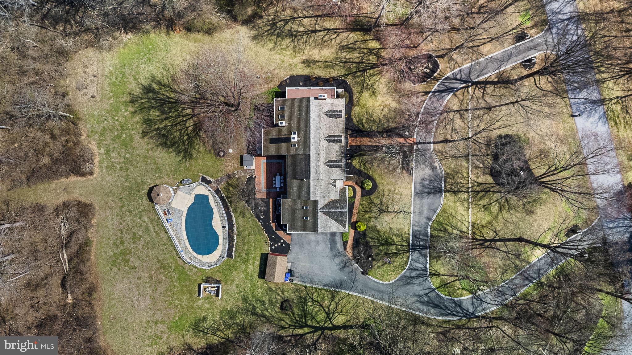 BASSETT HUNT - Residential