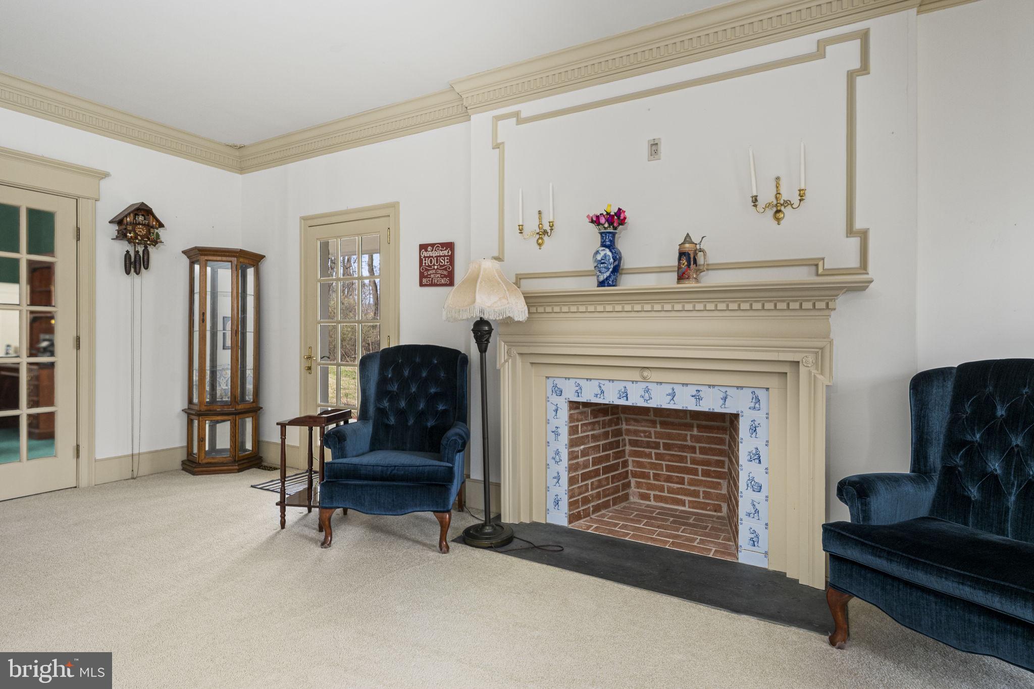 BASSETT HUNT - Residential