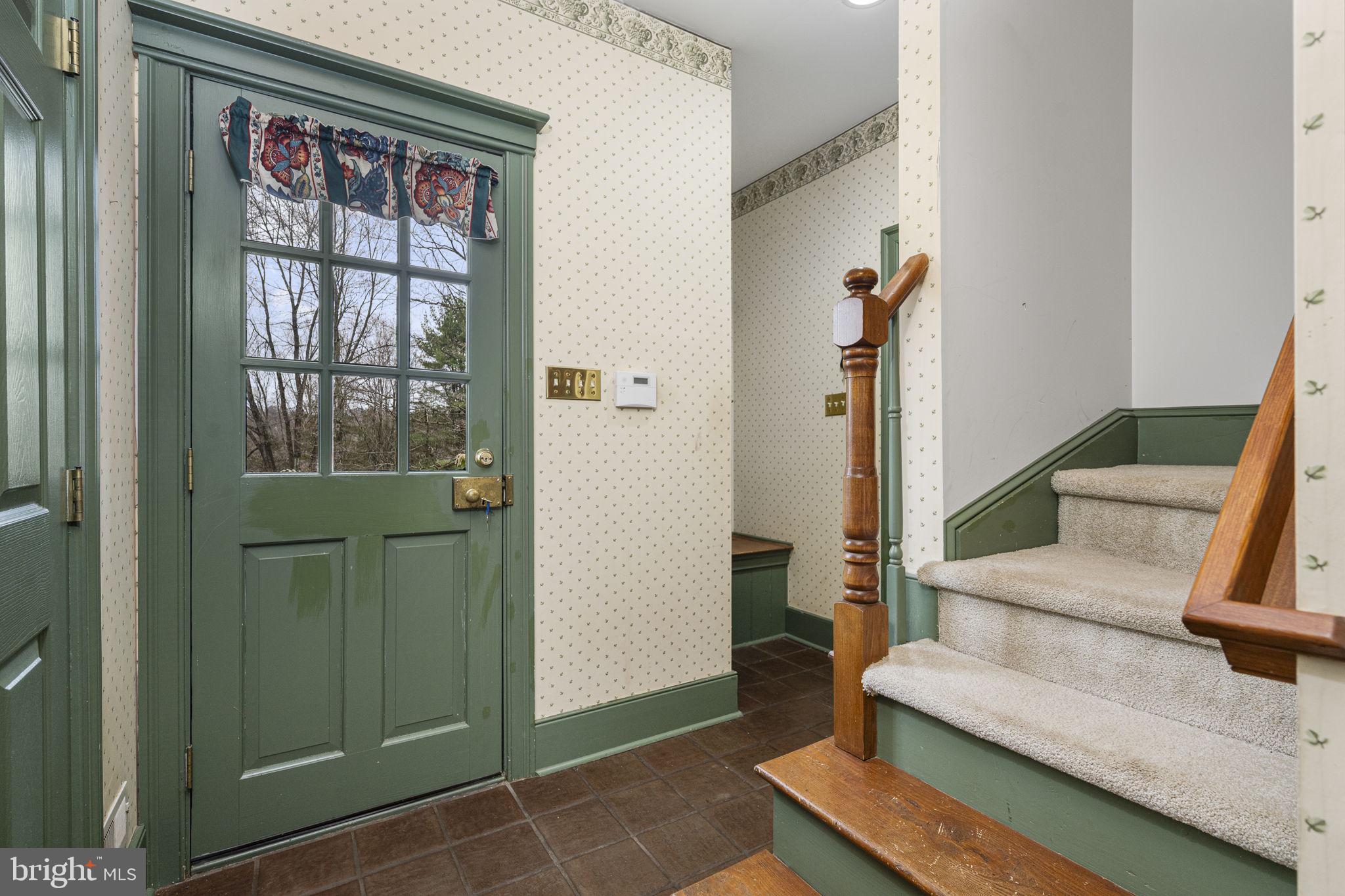 BASSETT HUNT - Residential