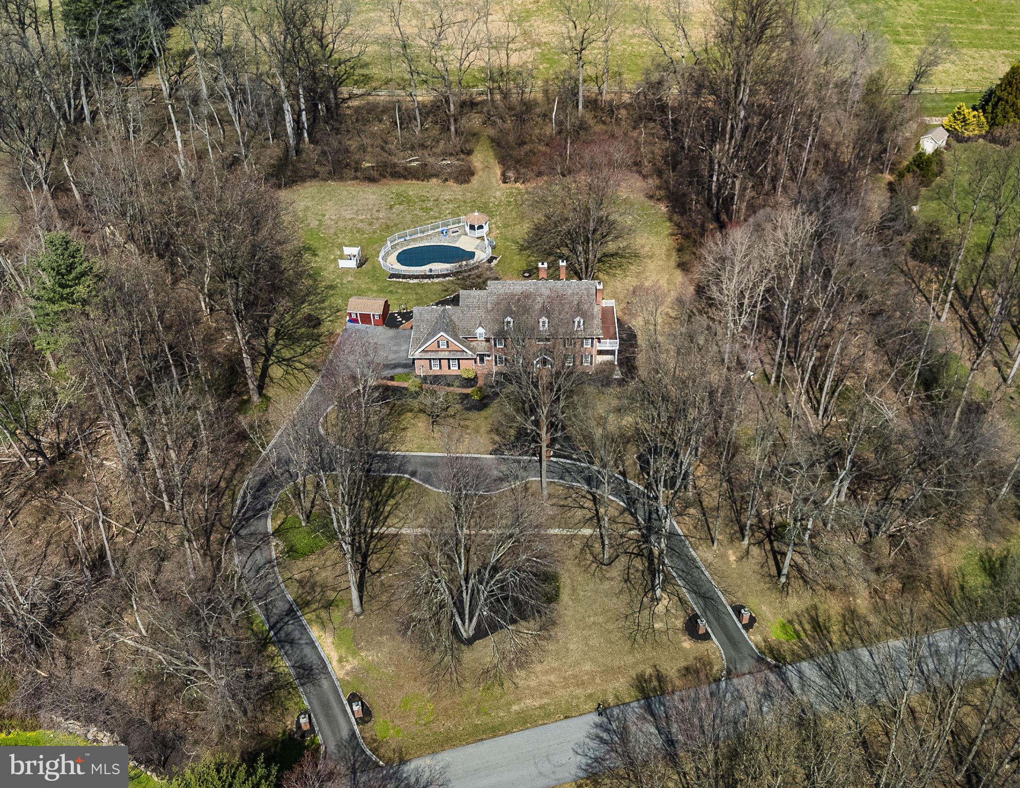 BASSETT HUNT - Residential