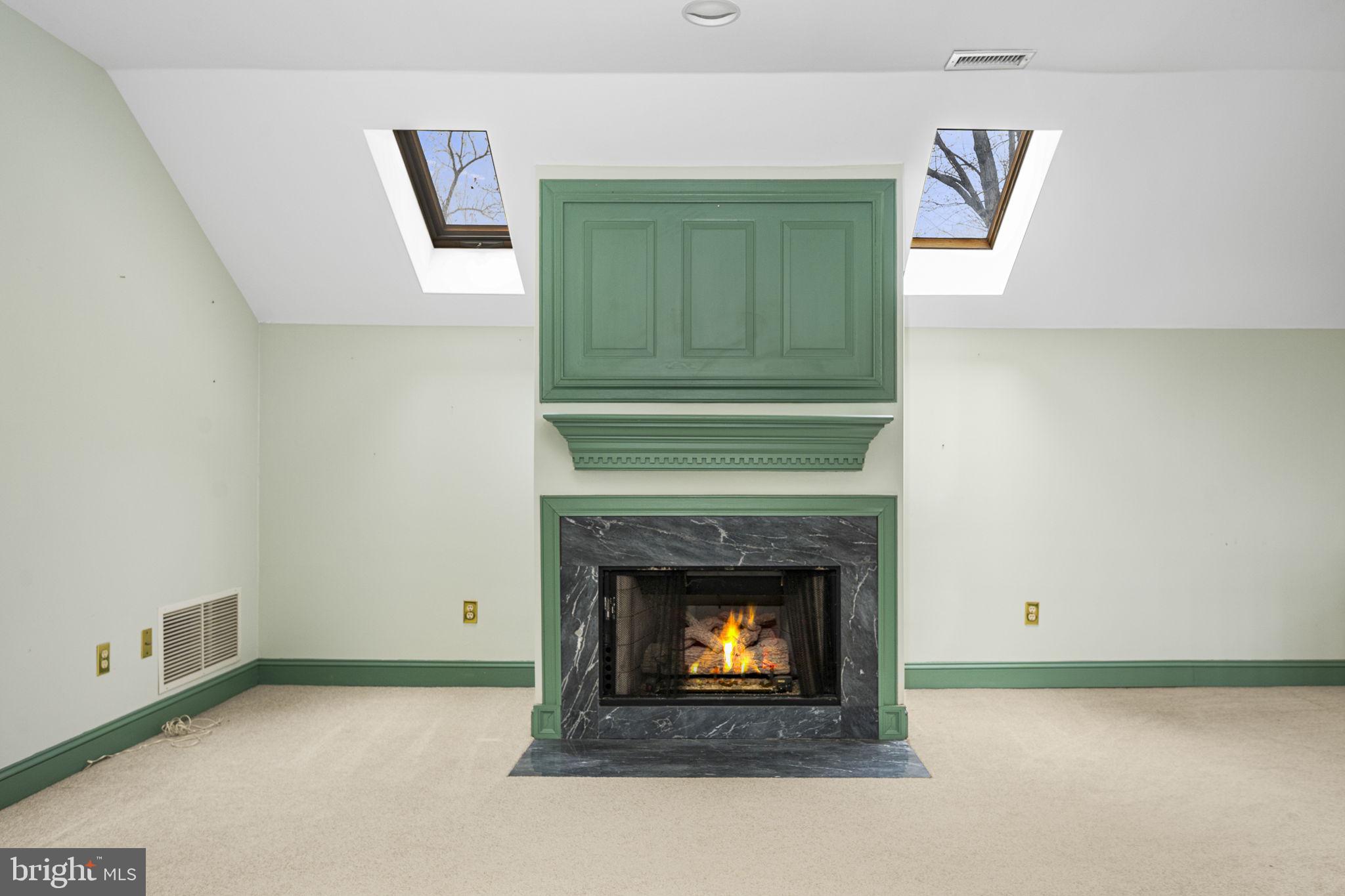 BASSETT HUNT - Residential