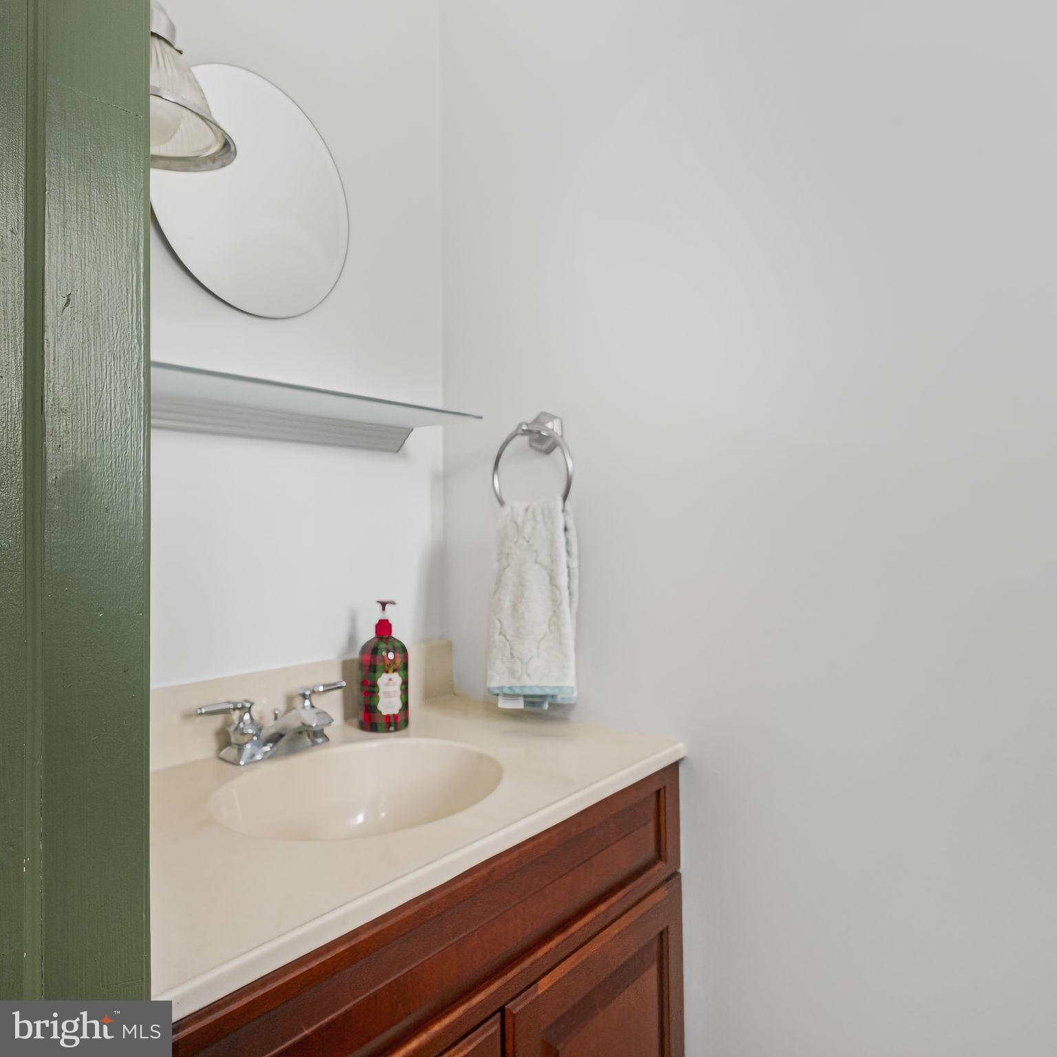 BASSETT HUNT - Residential