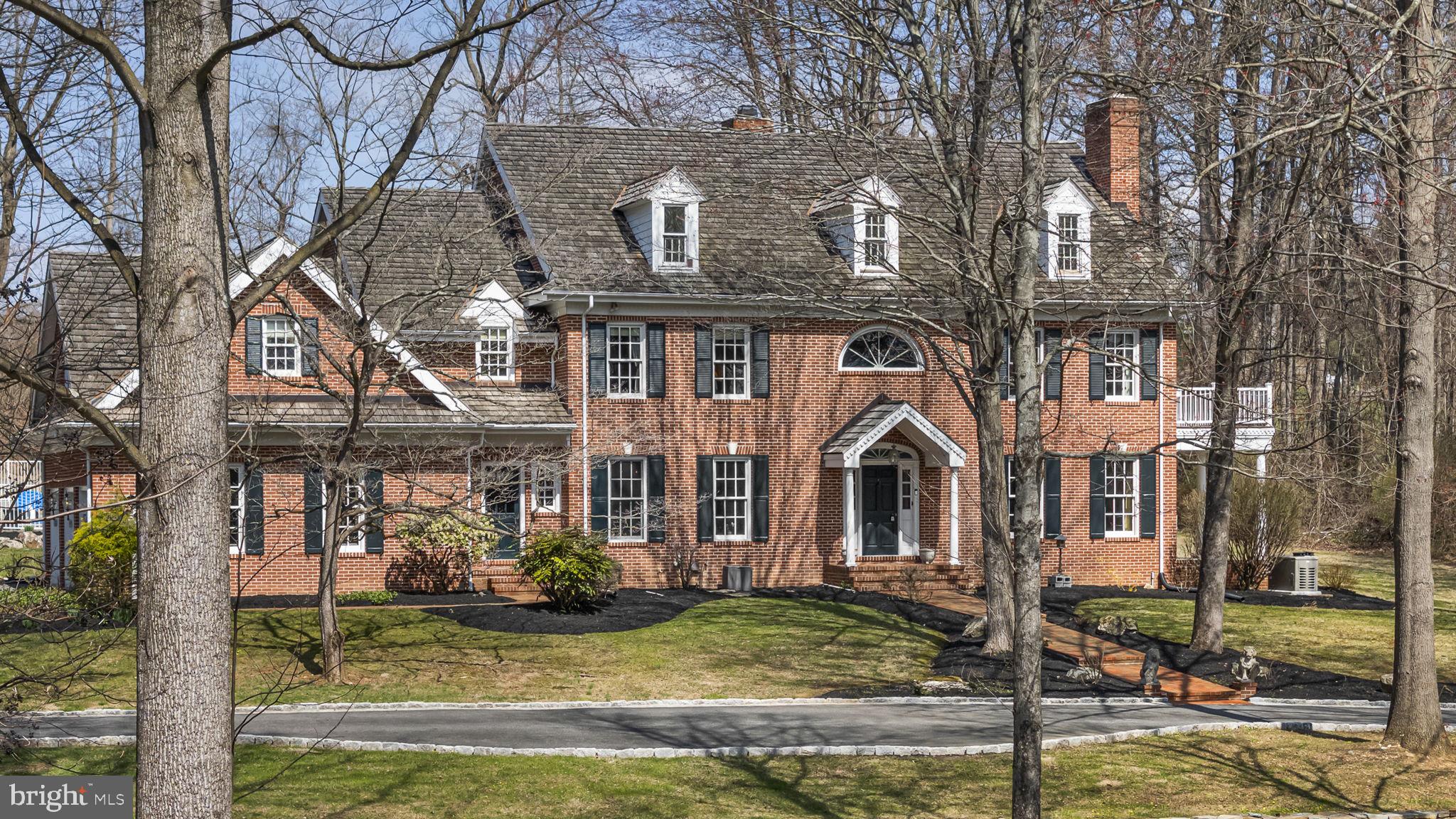 BASSETT HUNT - Residential