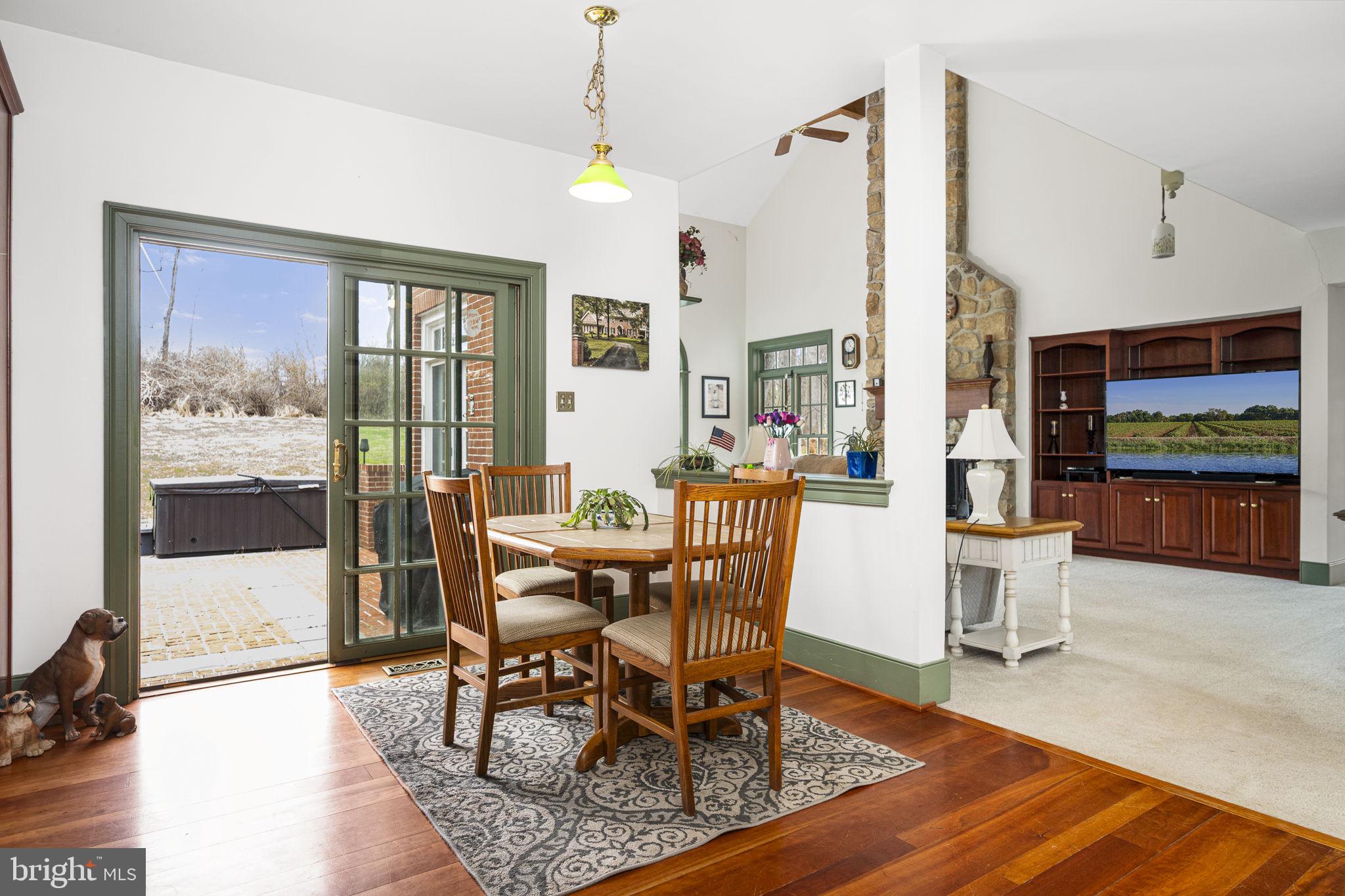 BASSETT HUNT - Residential