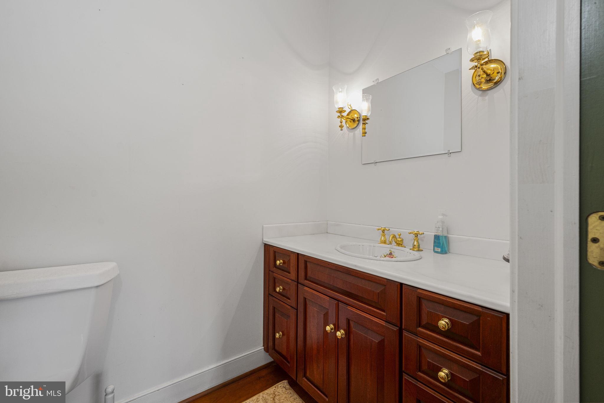 BASSETT HUNT - Residential