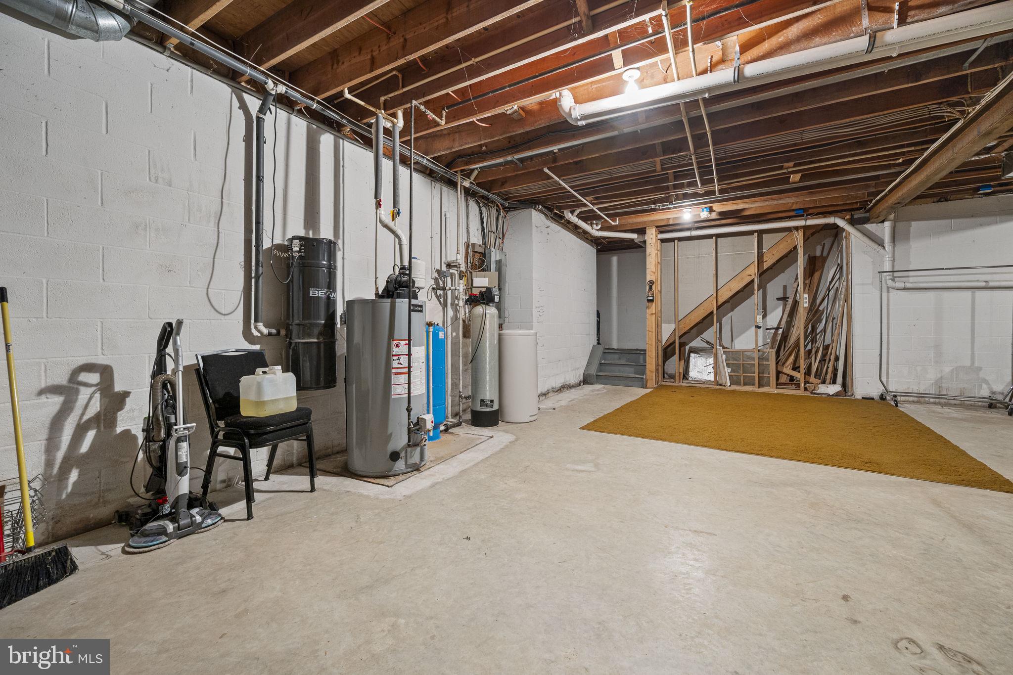 BASSETT HUNT - Residential