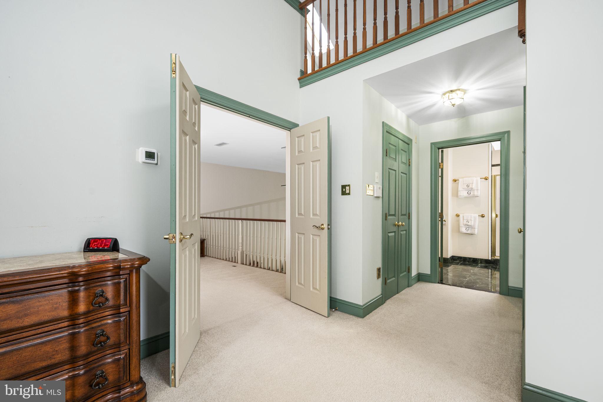 BASSETT HUNT - Residential