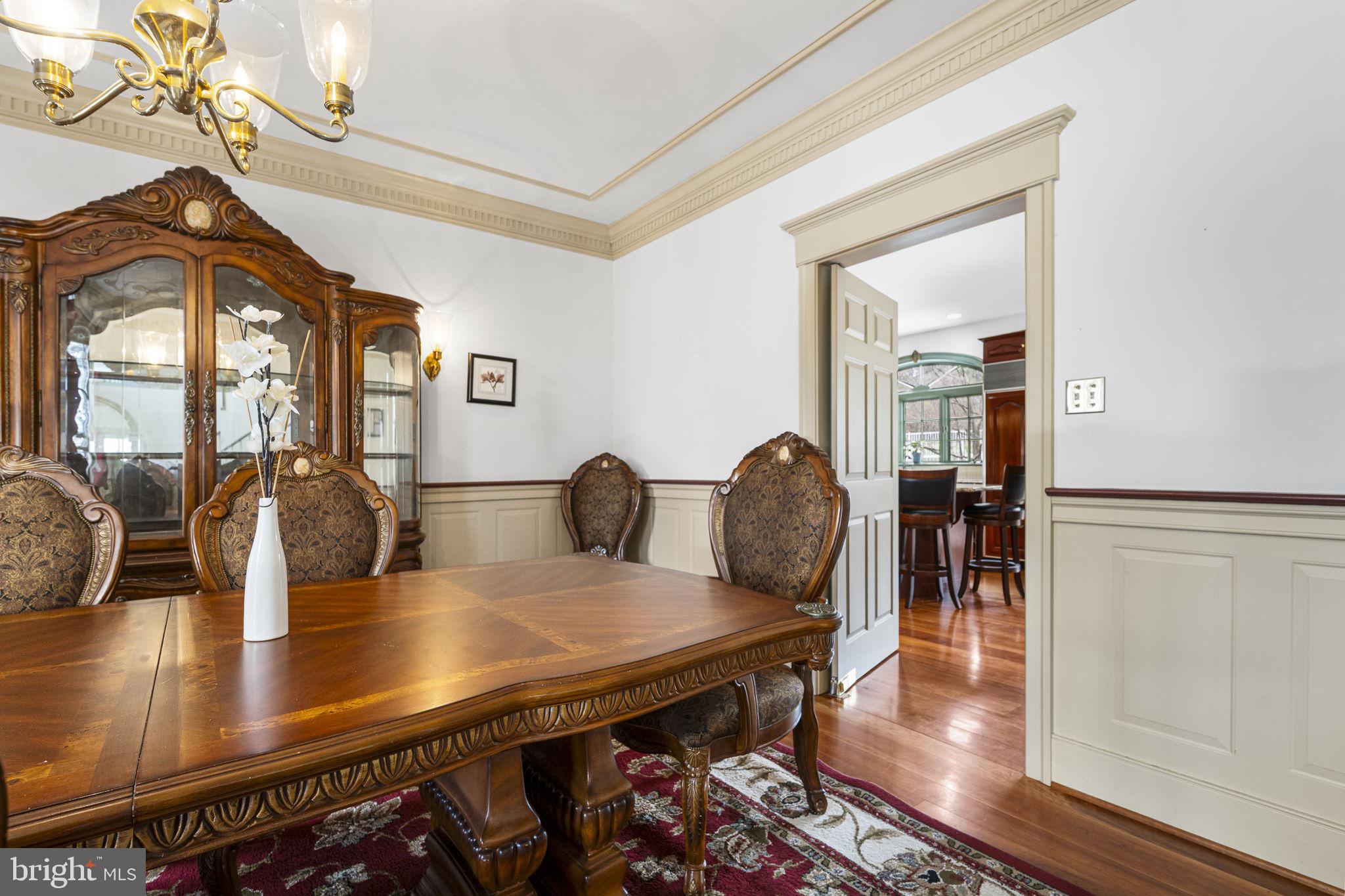 BASSETT HUNT - Residential