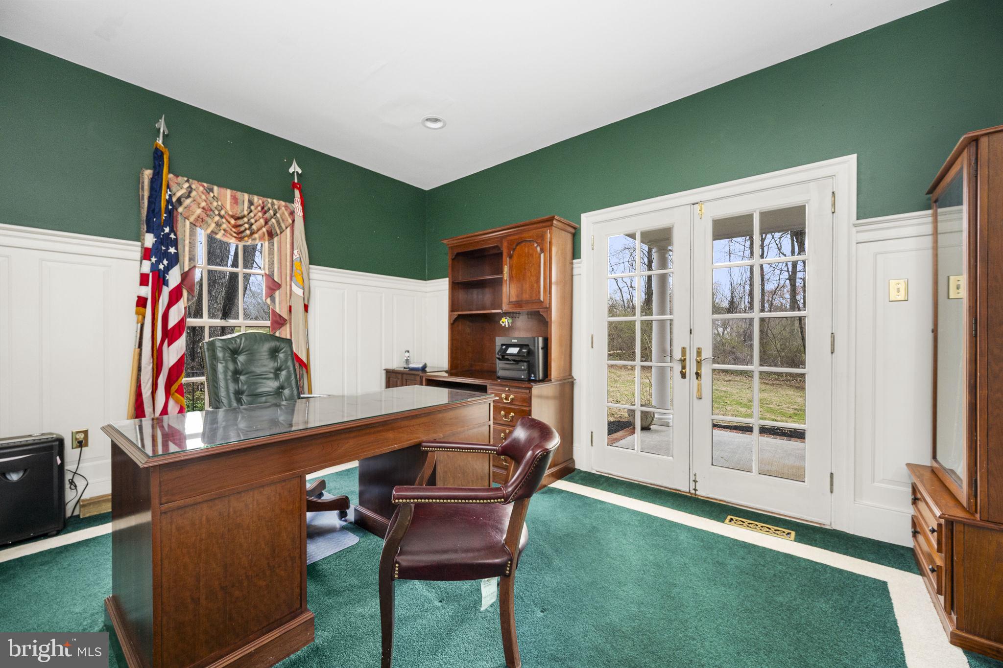 BASSETT HUNT - Residential