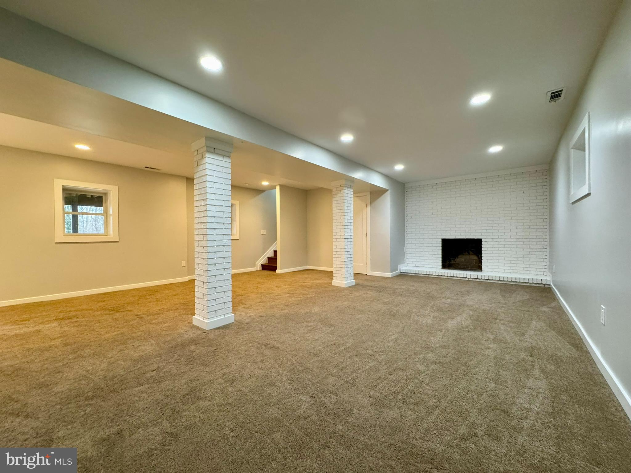 COUNTY VIEW - Residential Lease