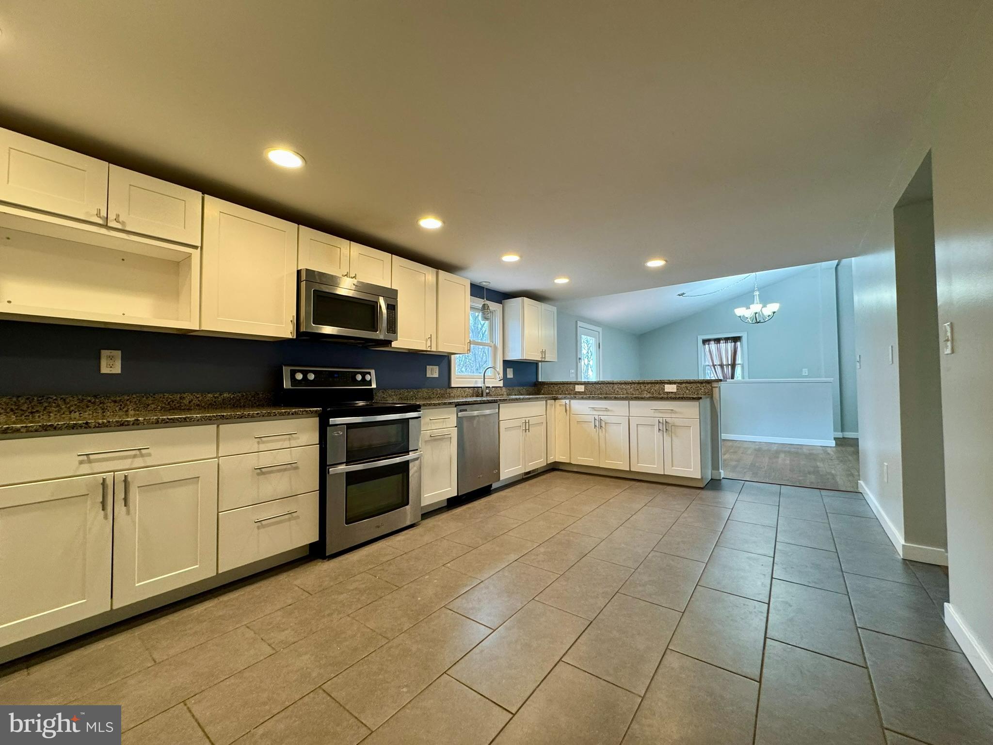 COUNTY VIEW - Residential Lease