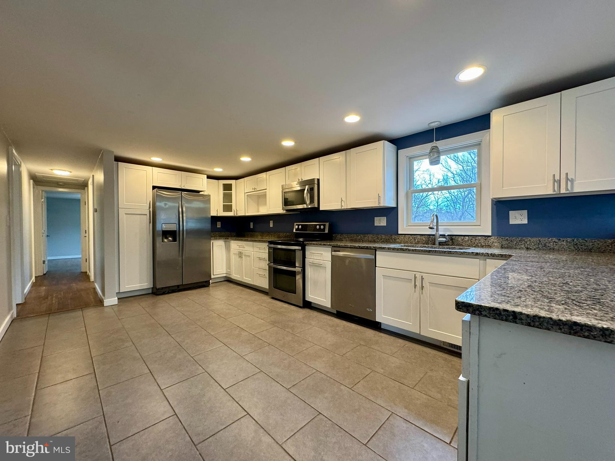 COUNTY VIEW - Residential Lease