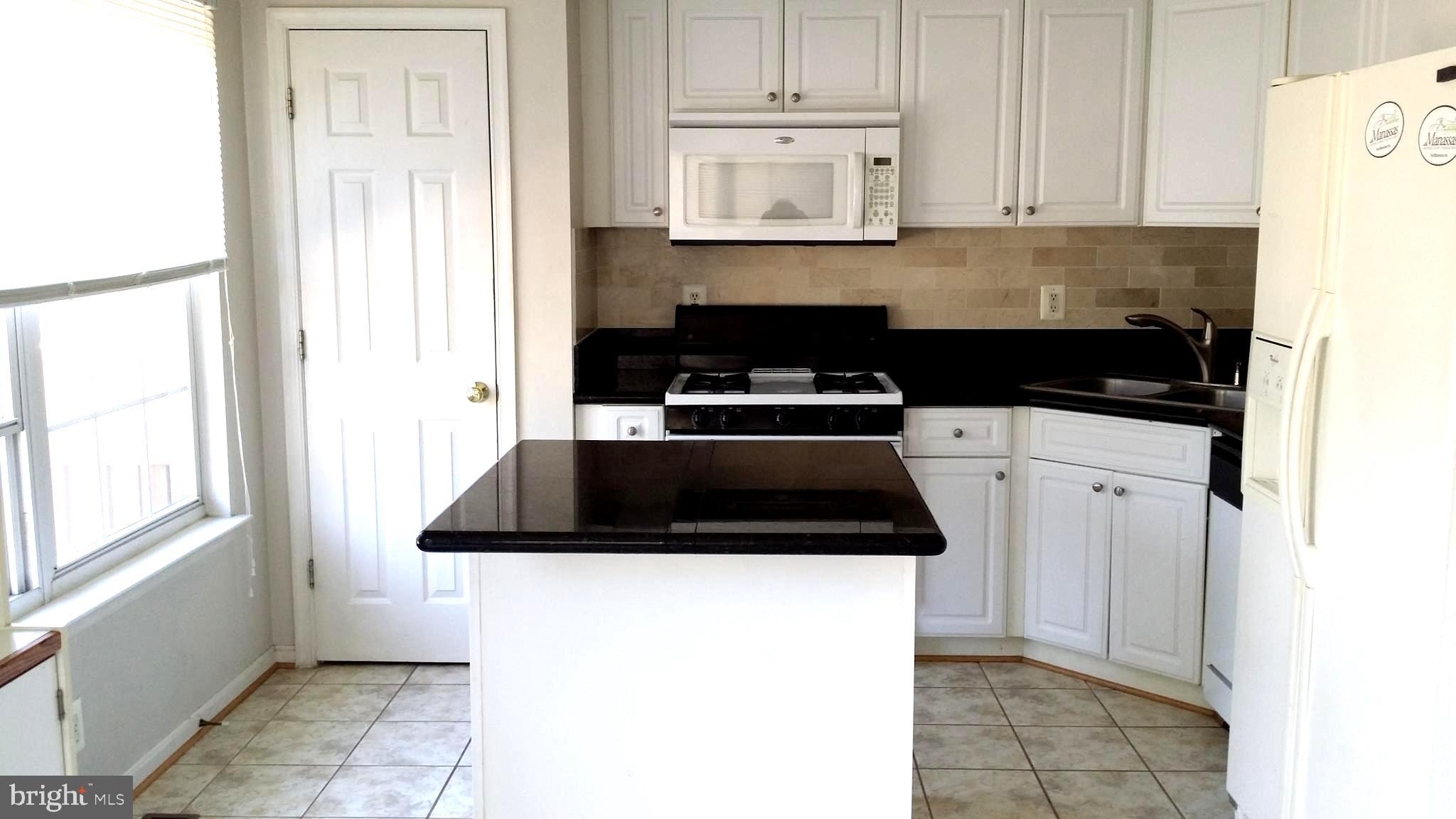 PARADISE - Residential Lease