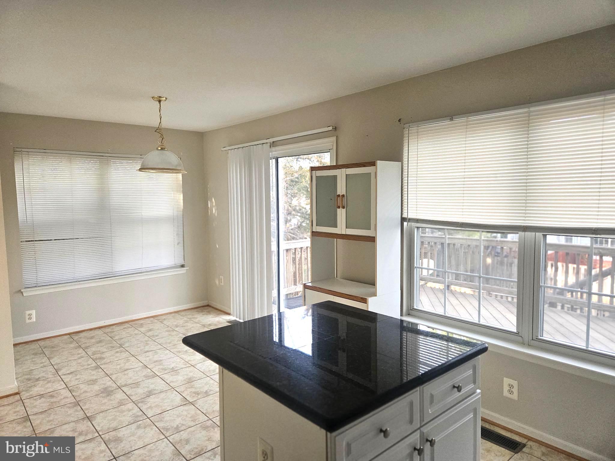 PARADISE - Residential Lease