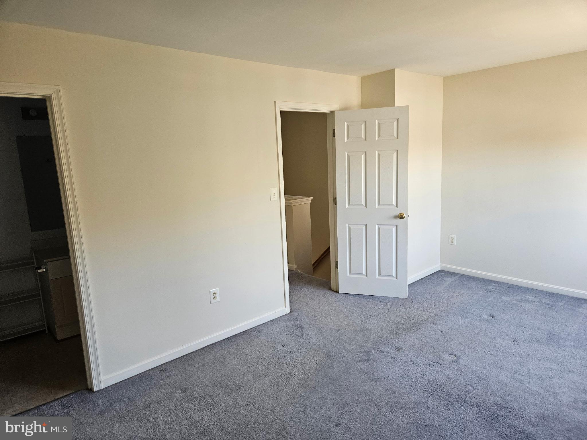 PARADISE - Residential Lease