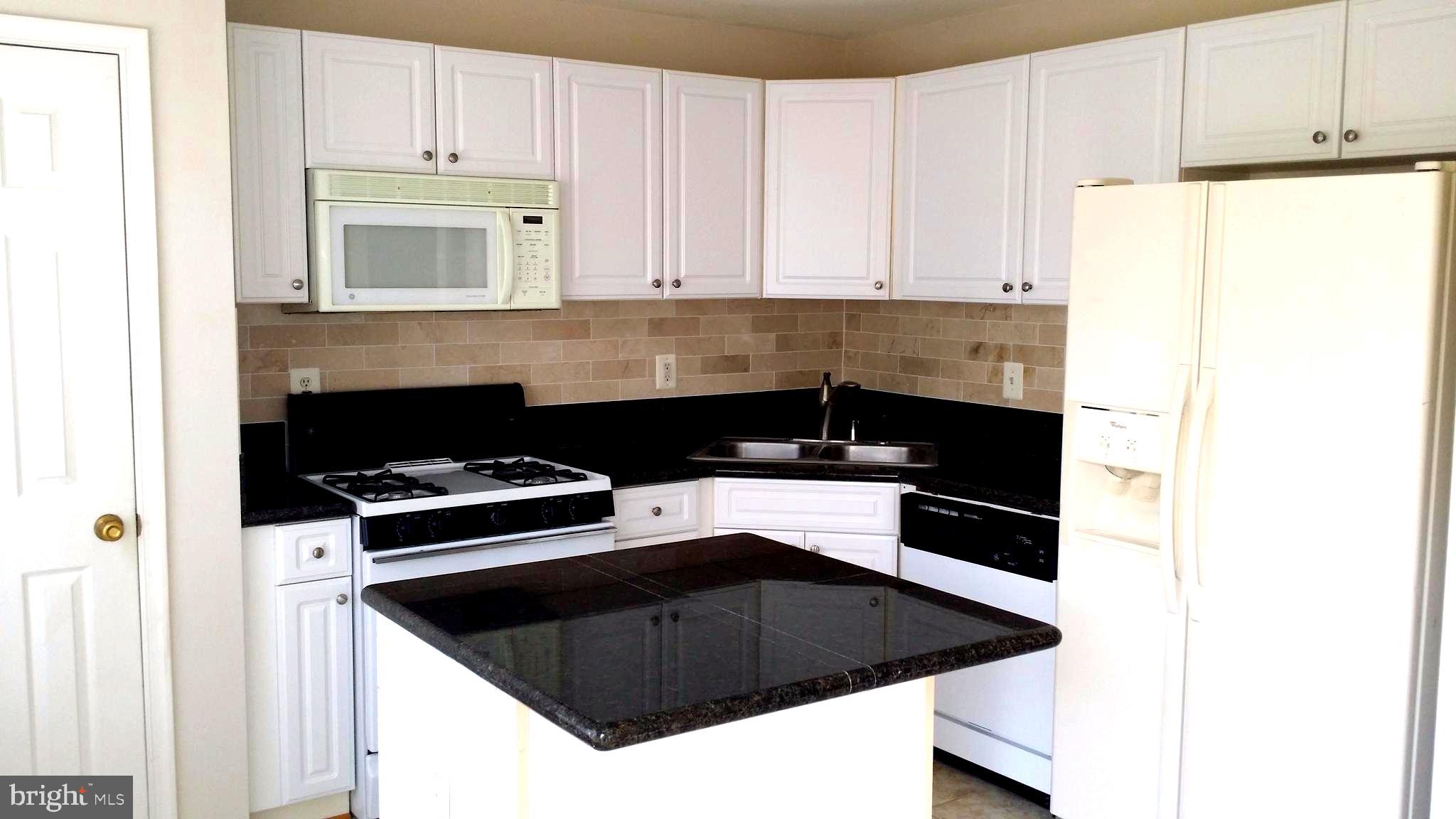 PARADISE - Residential Lease