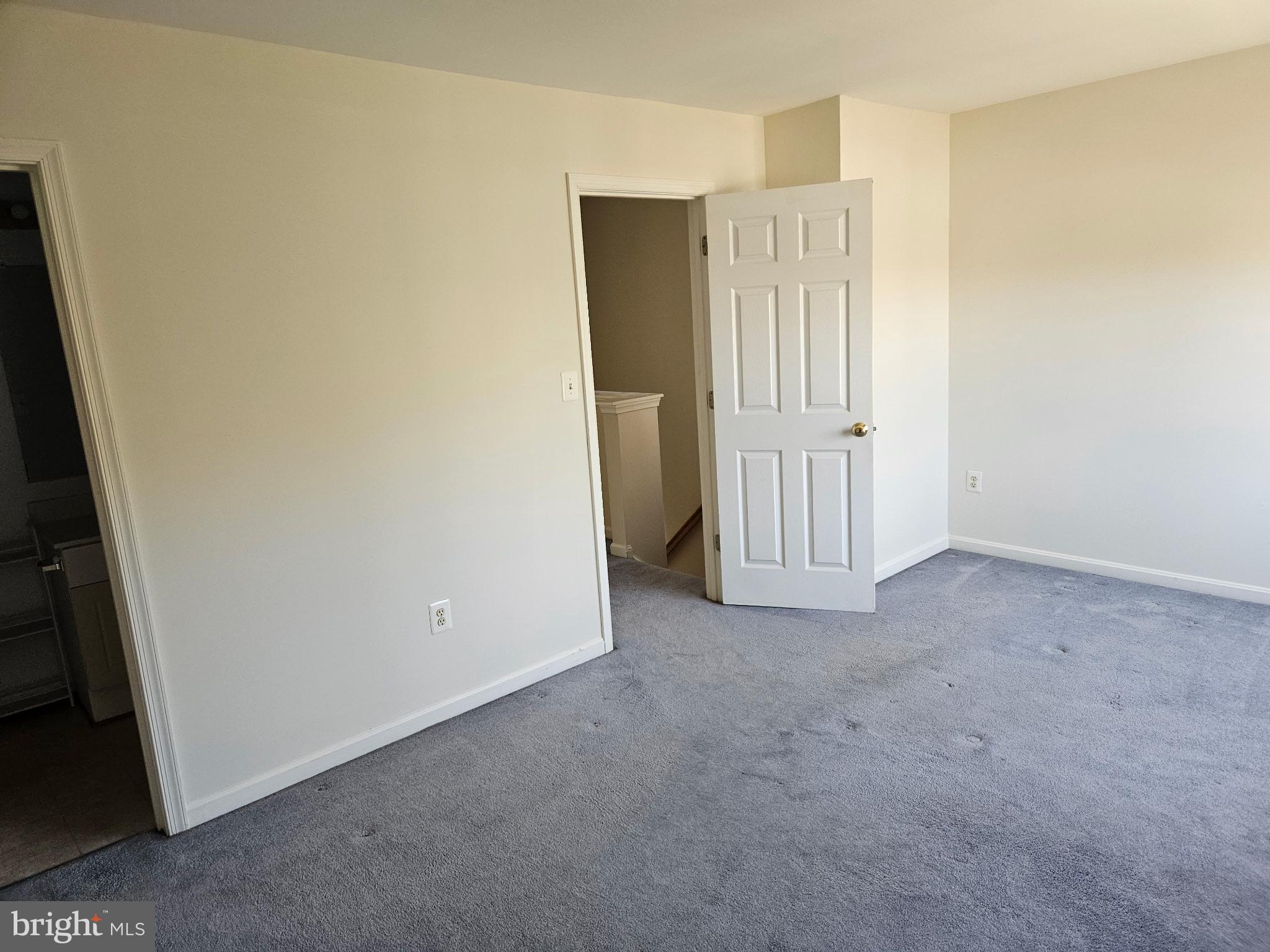 PARADISE - Residential Lease