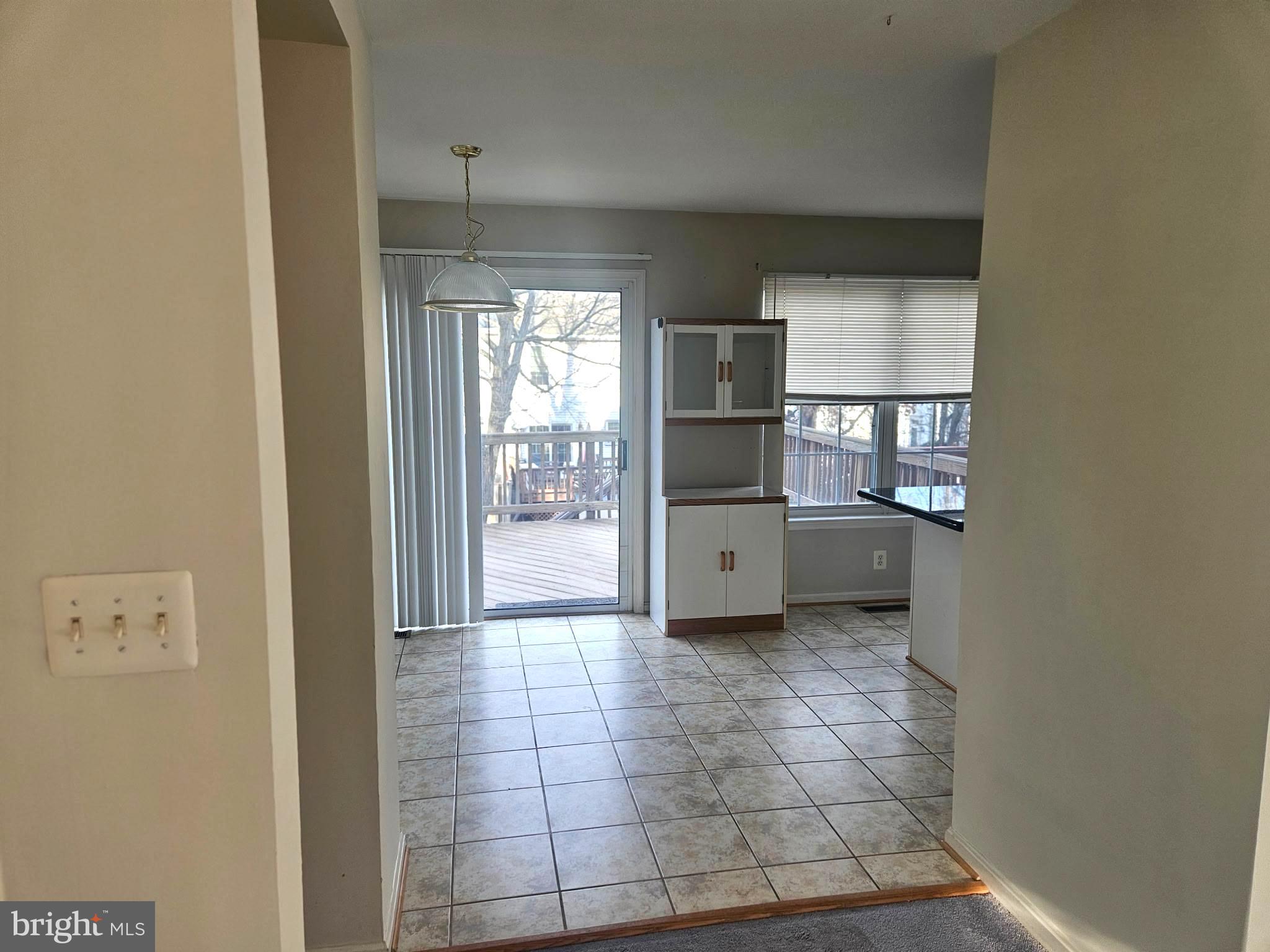 PARADISE - Residential Lease