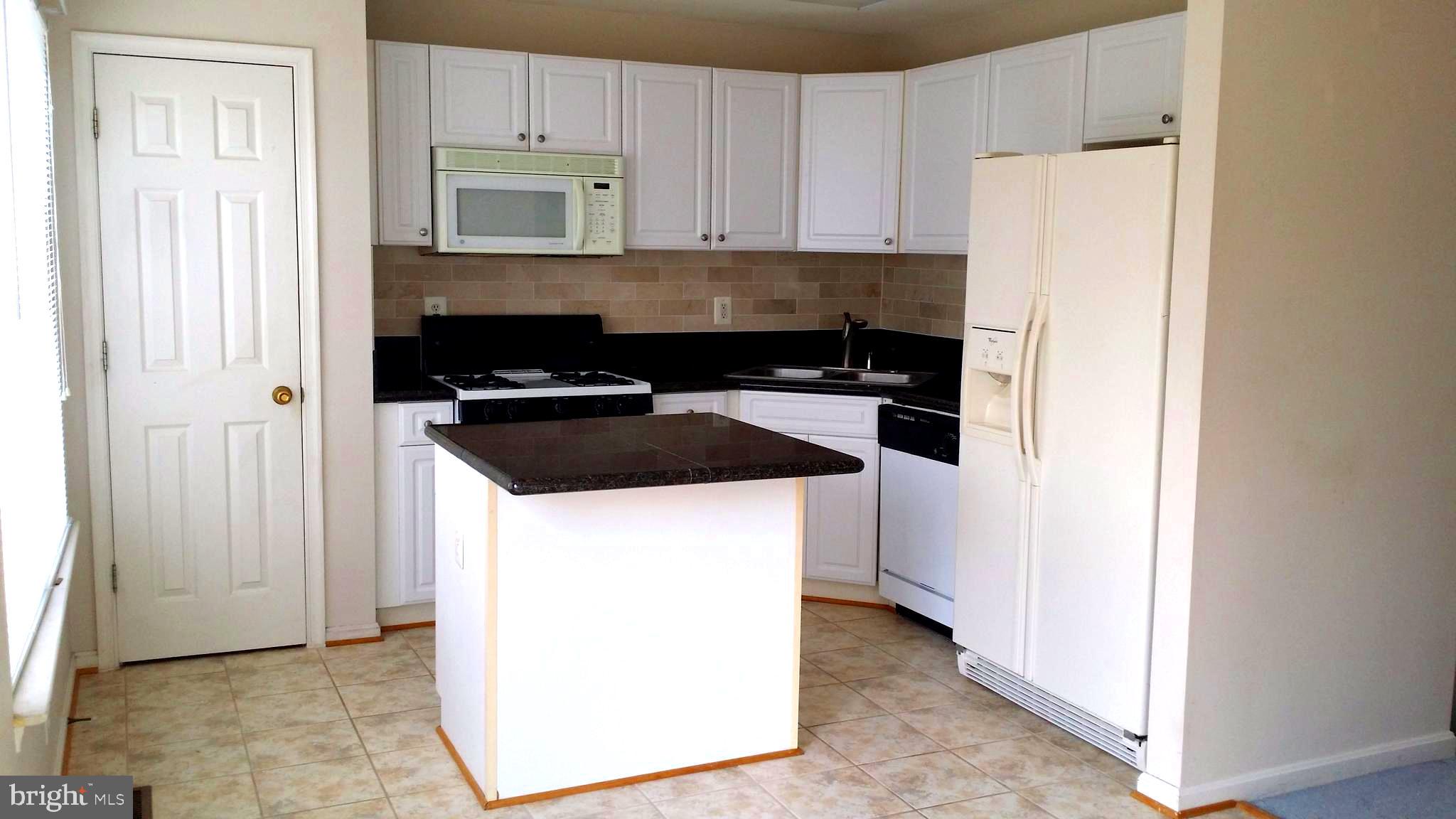 PARADISE - Residential Lease