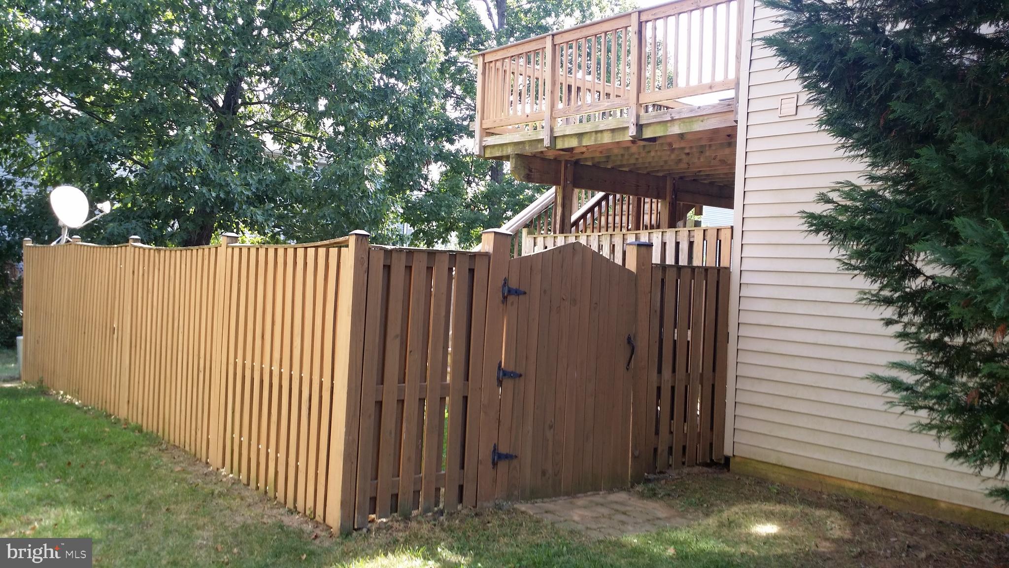 PARADISE - Residential Lease