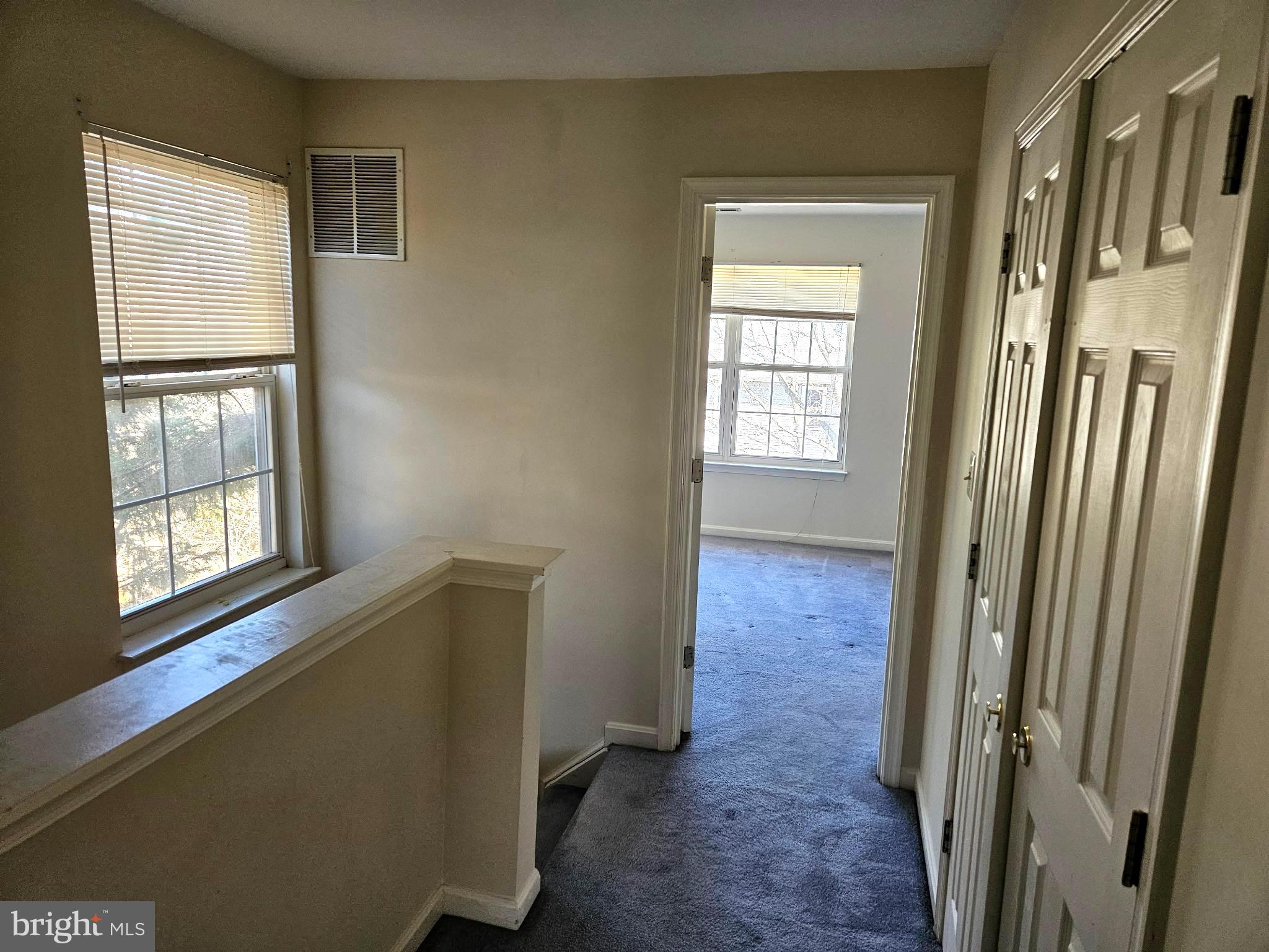 PARADISE - Residential Lease