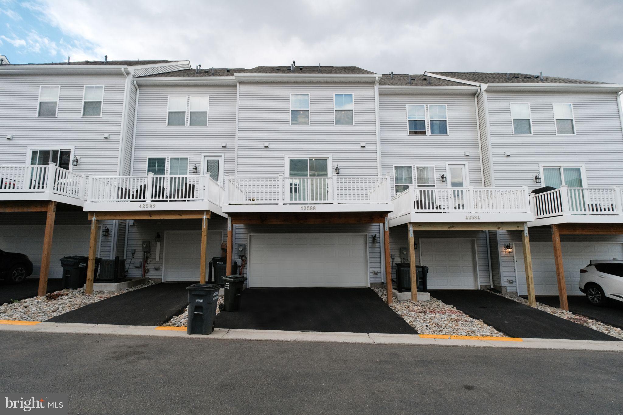 ARCOLA TOWN CENTER - Residential