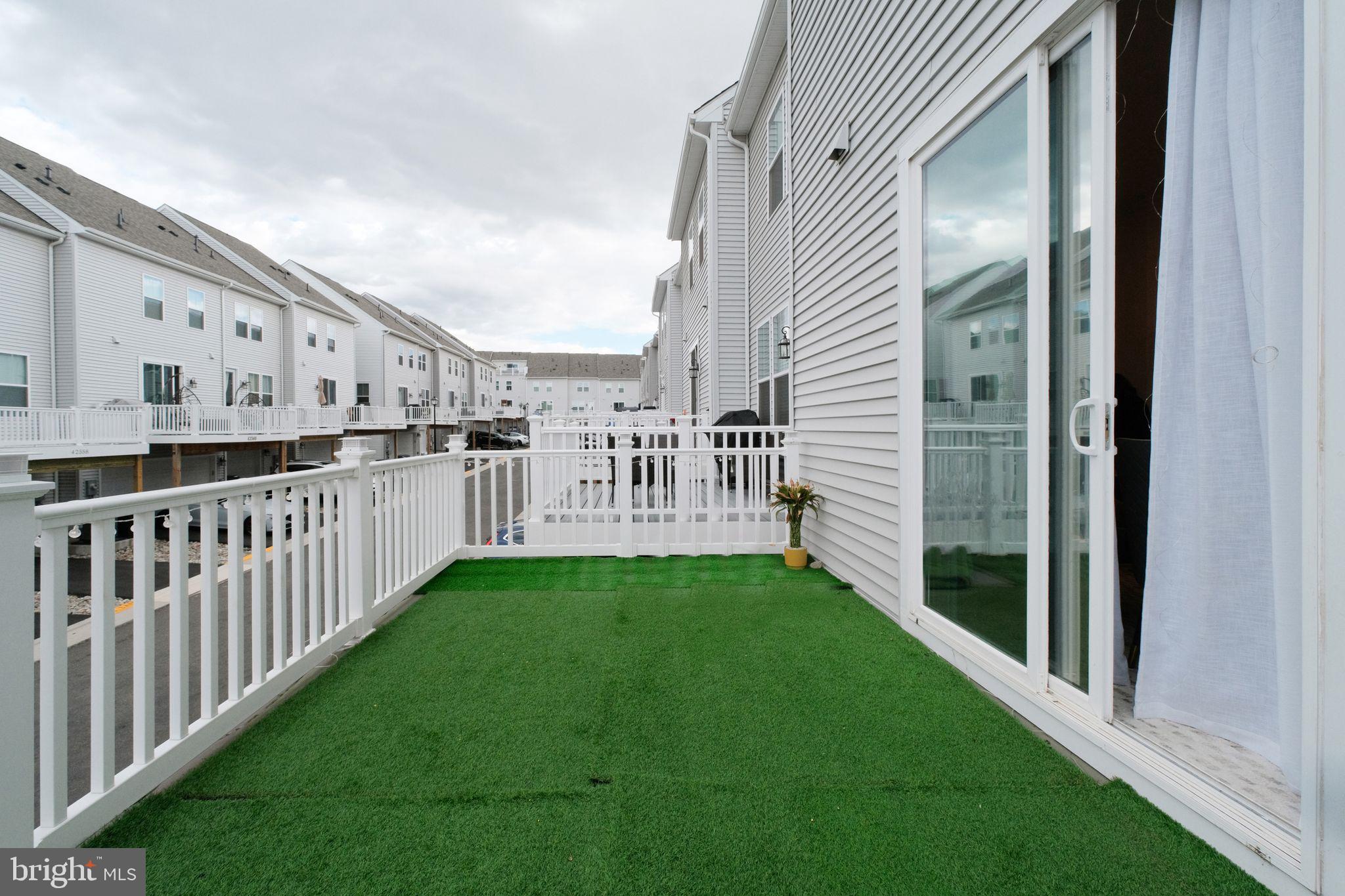 ARCOLA TOWN CENTER - Residential