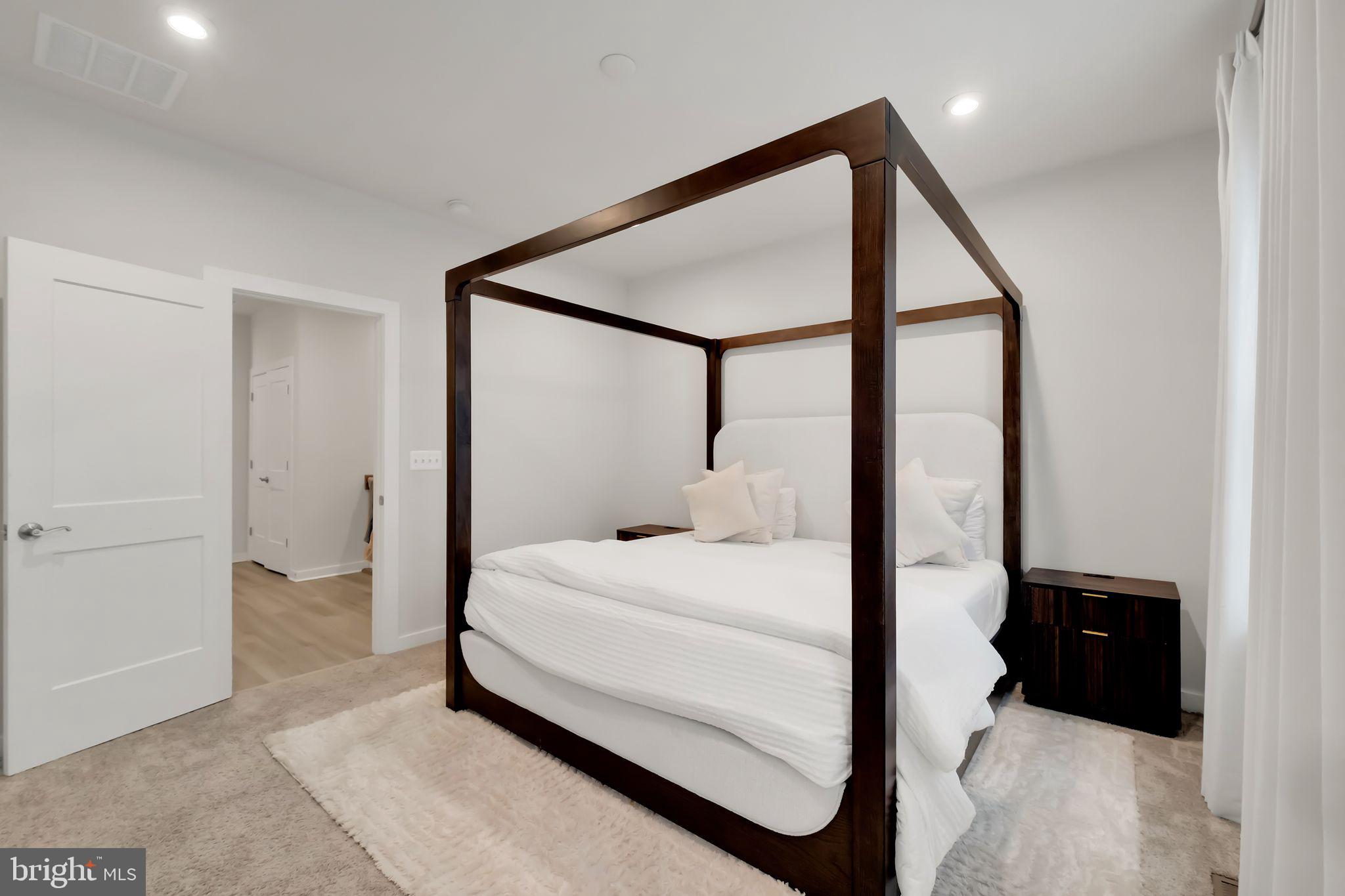 ARCOLA TOWN CENTER - Residential