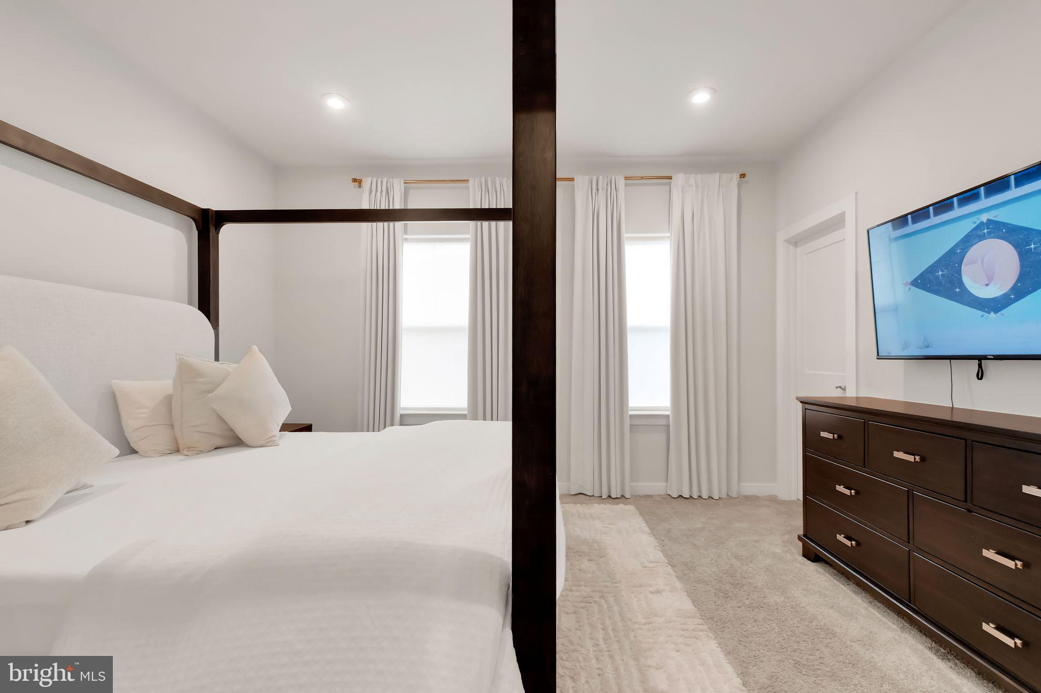 ARCOLA TOWN CENTER - Residential