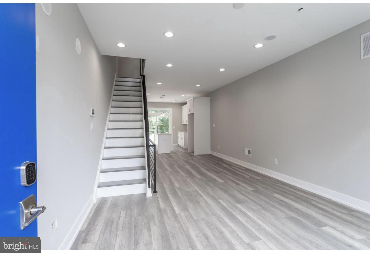 1425 S HANSON STREET