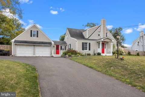 532 E PENN STREET NEWTOWN PA 18940