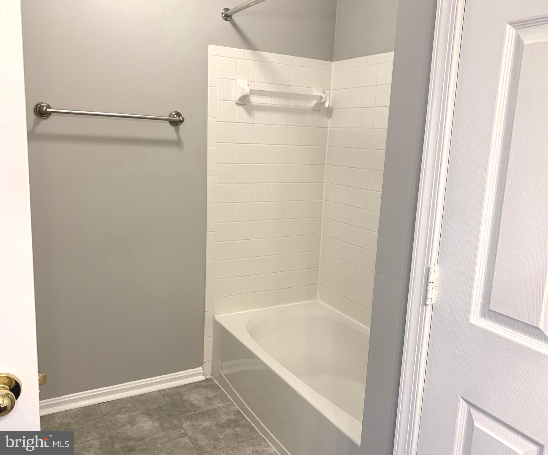 SUBURBIA - Residential Lease