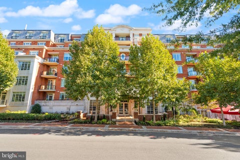 Photo of 6900 Fleetwood Road #315, MCLEAN, VA 22101 (MLS # VAFX2346168)