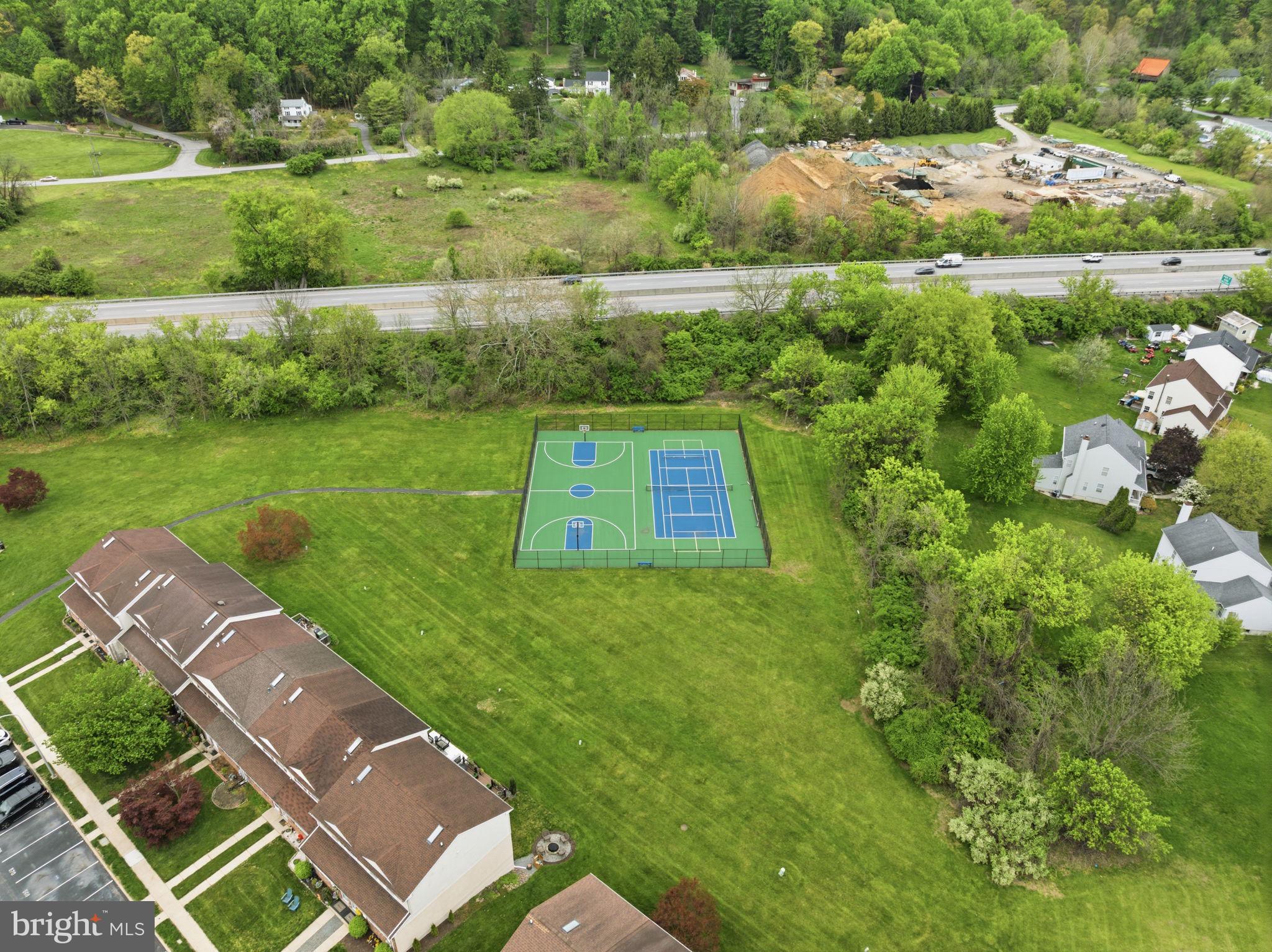 BEAVER RUN KNOLL - Residential