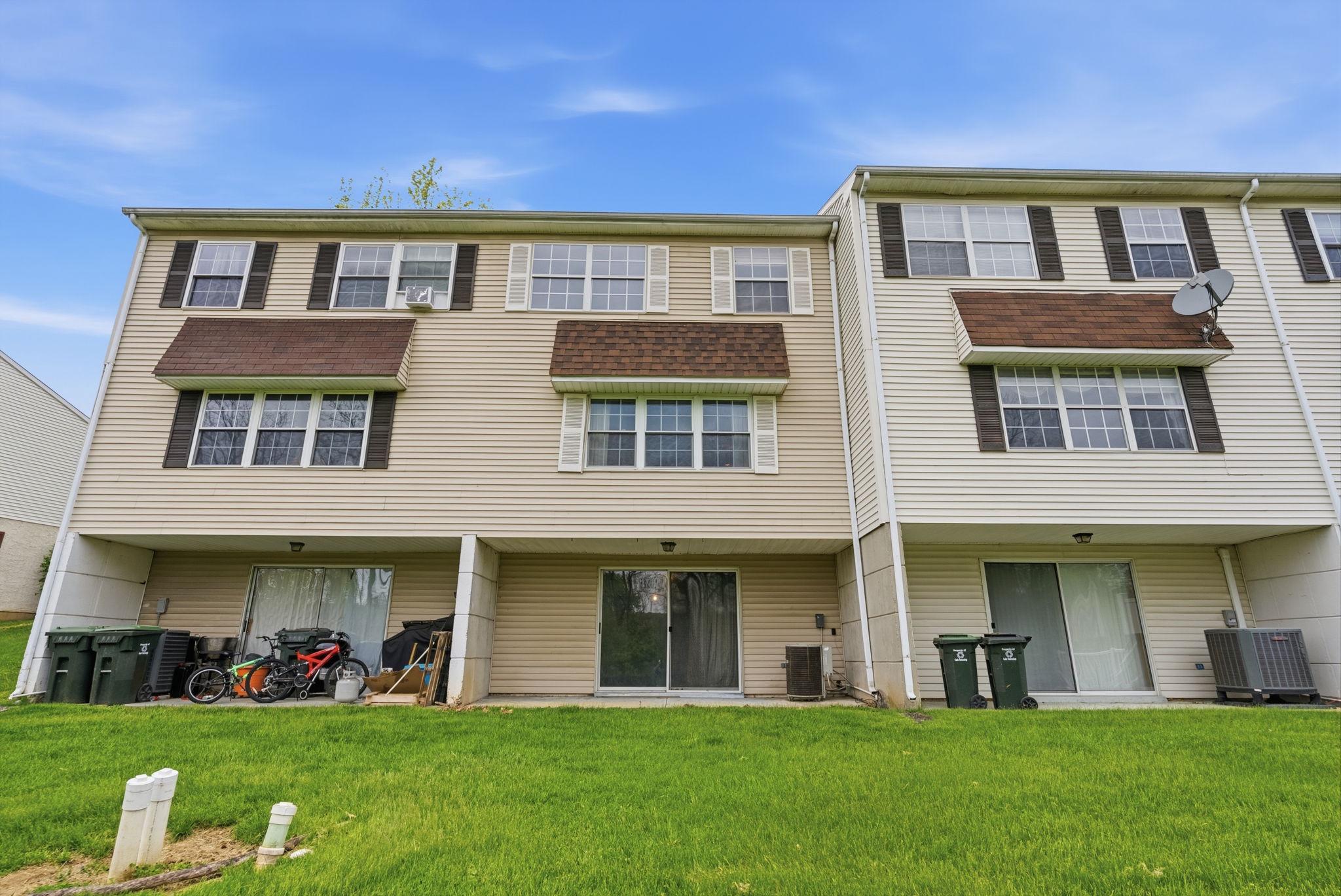 BEAVER RUN KNOLL - Residential