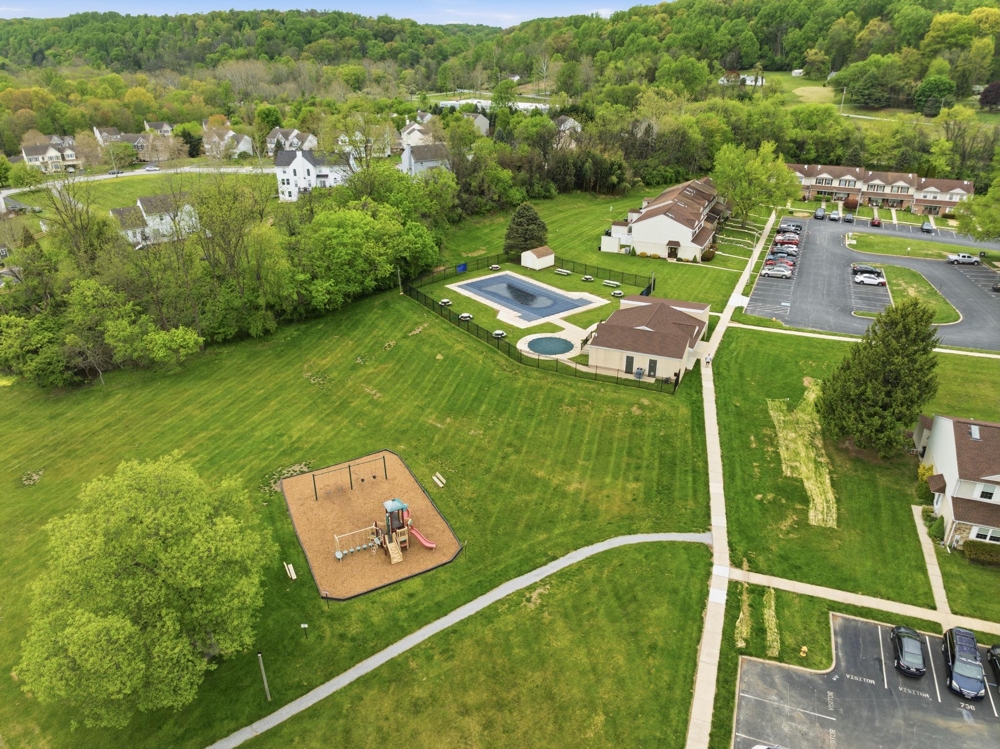 BEAVER RUN KNOLL - Residential