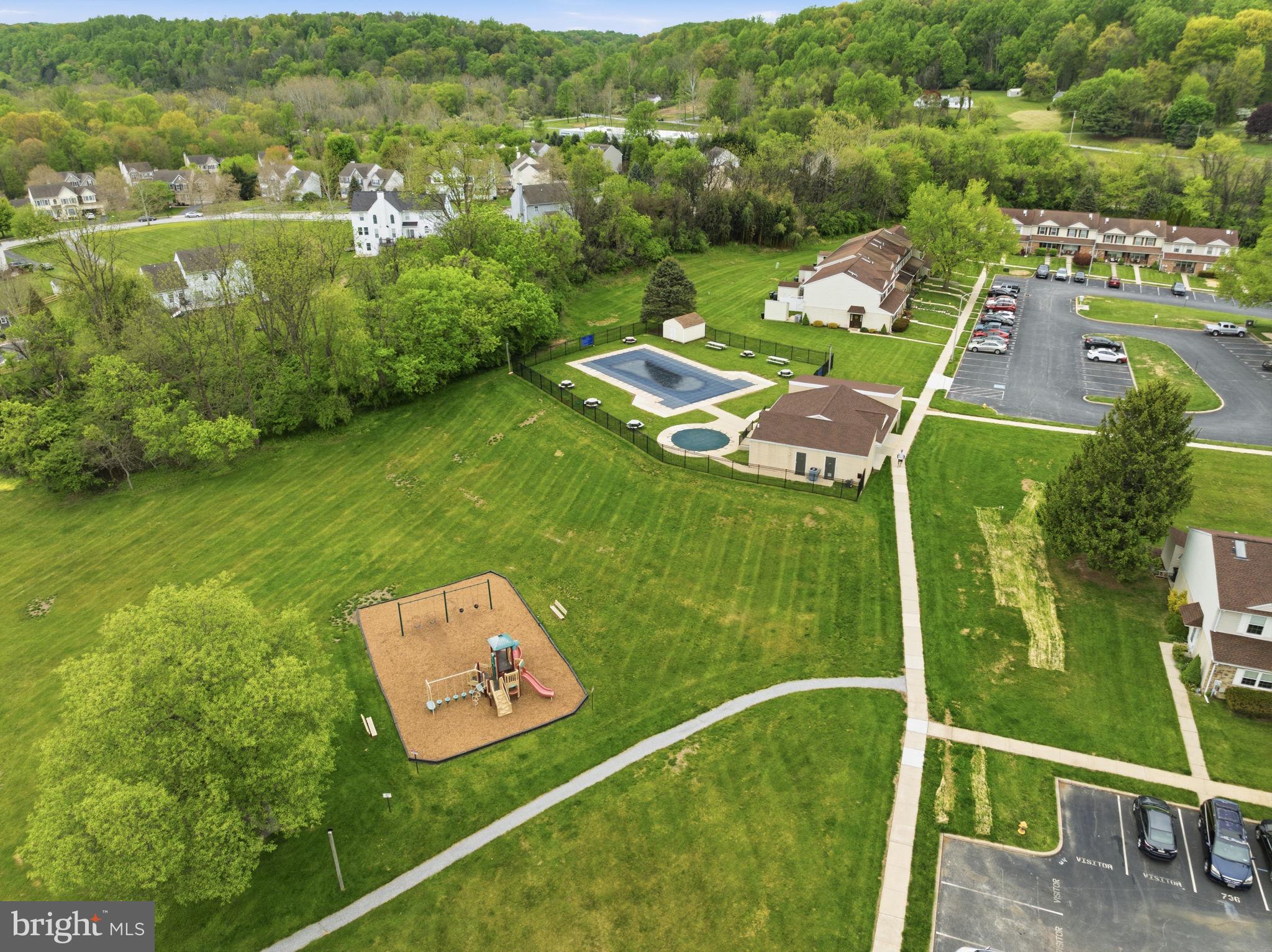 BEAVER RUN KNOLL - Residential