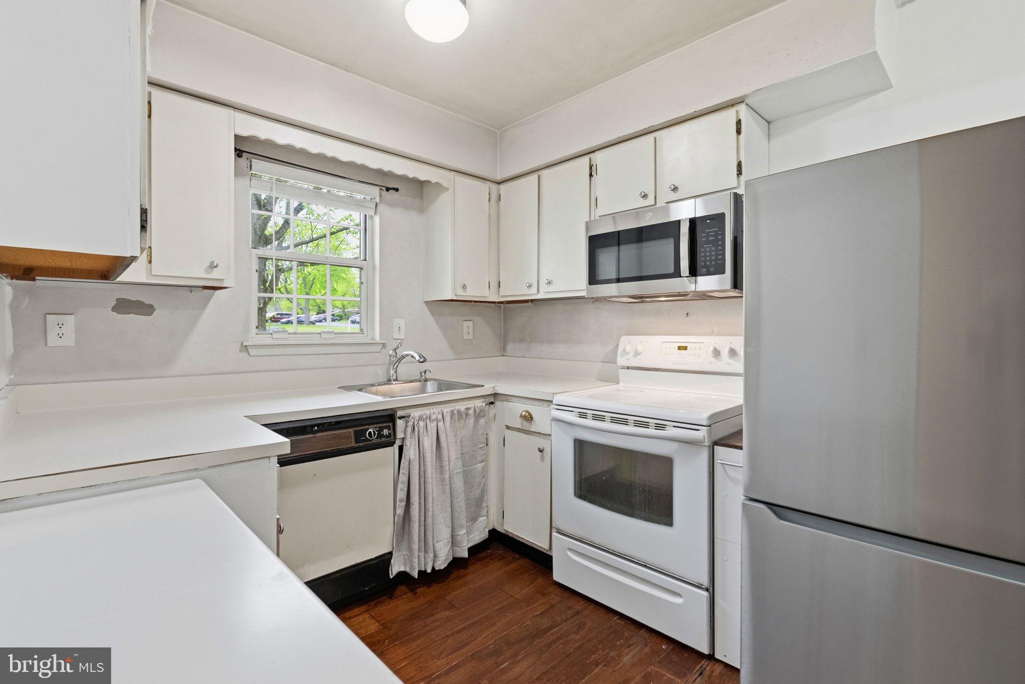 BEAVER RUN KNOLL - Residential