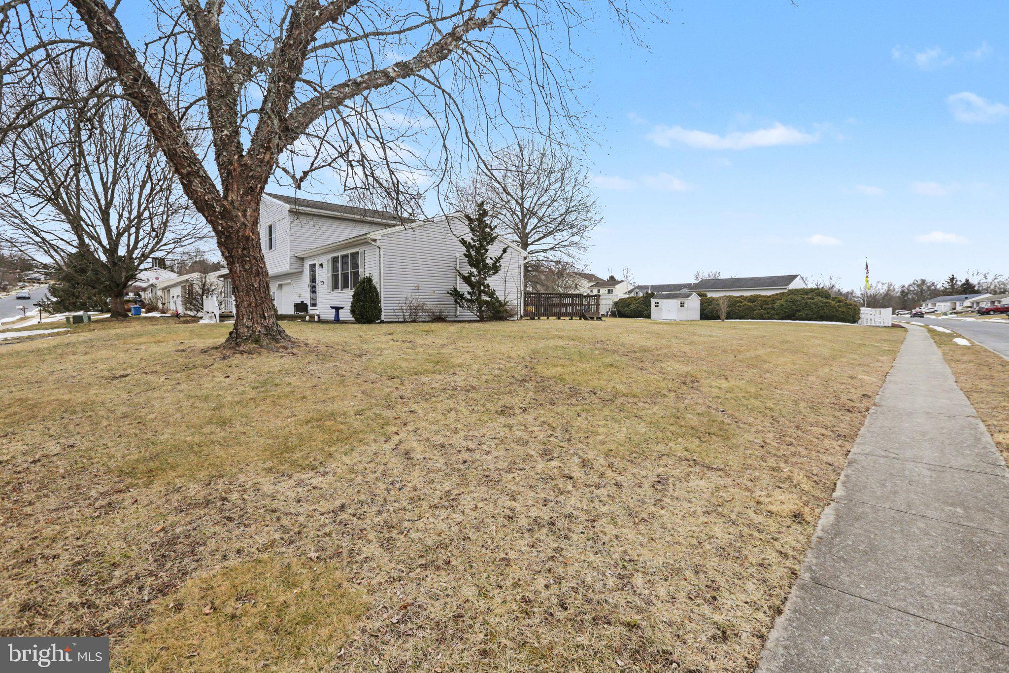 TWIN HILLS - Residential