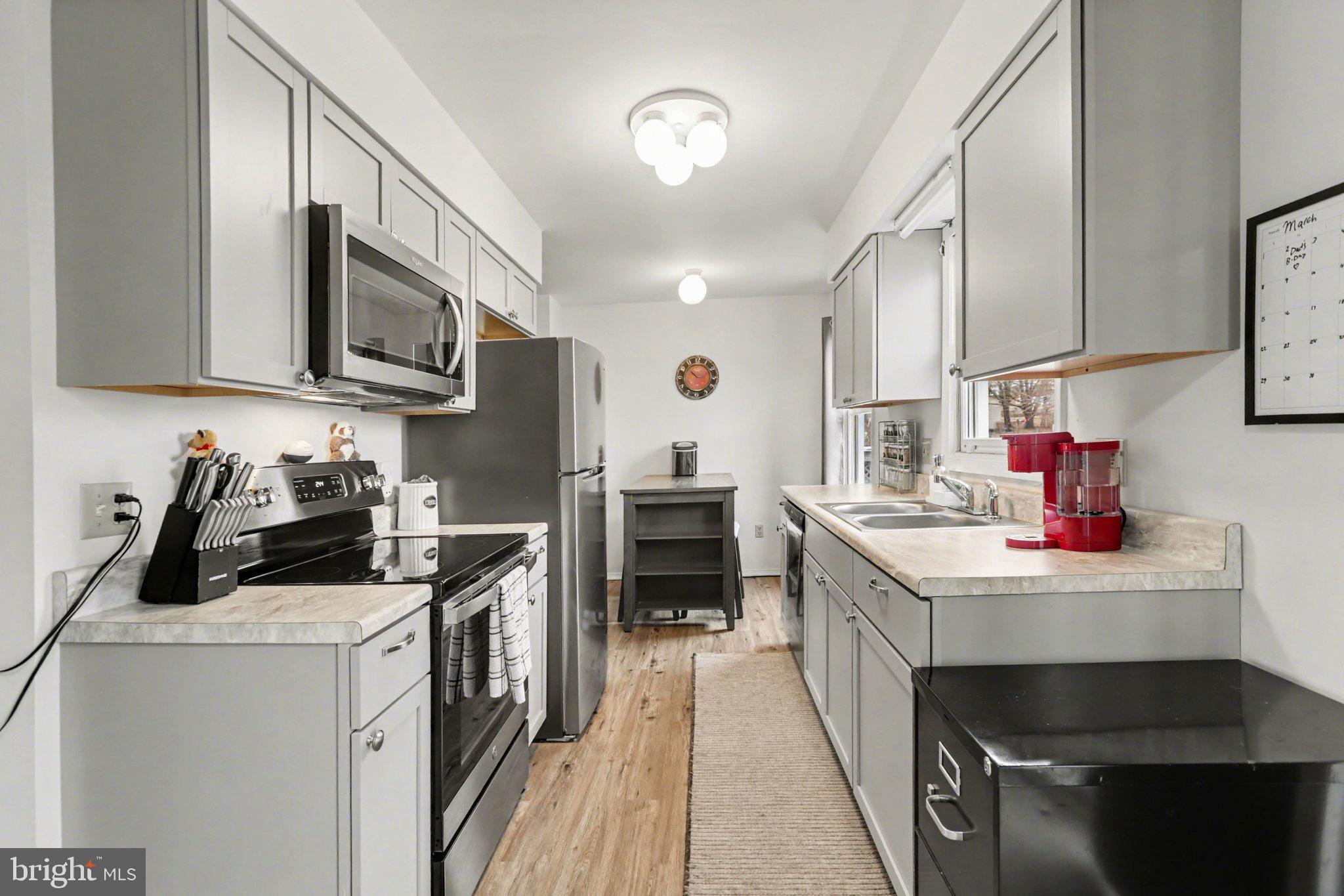 TWIN HILLS - Residential