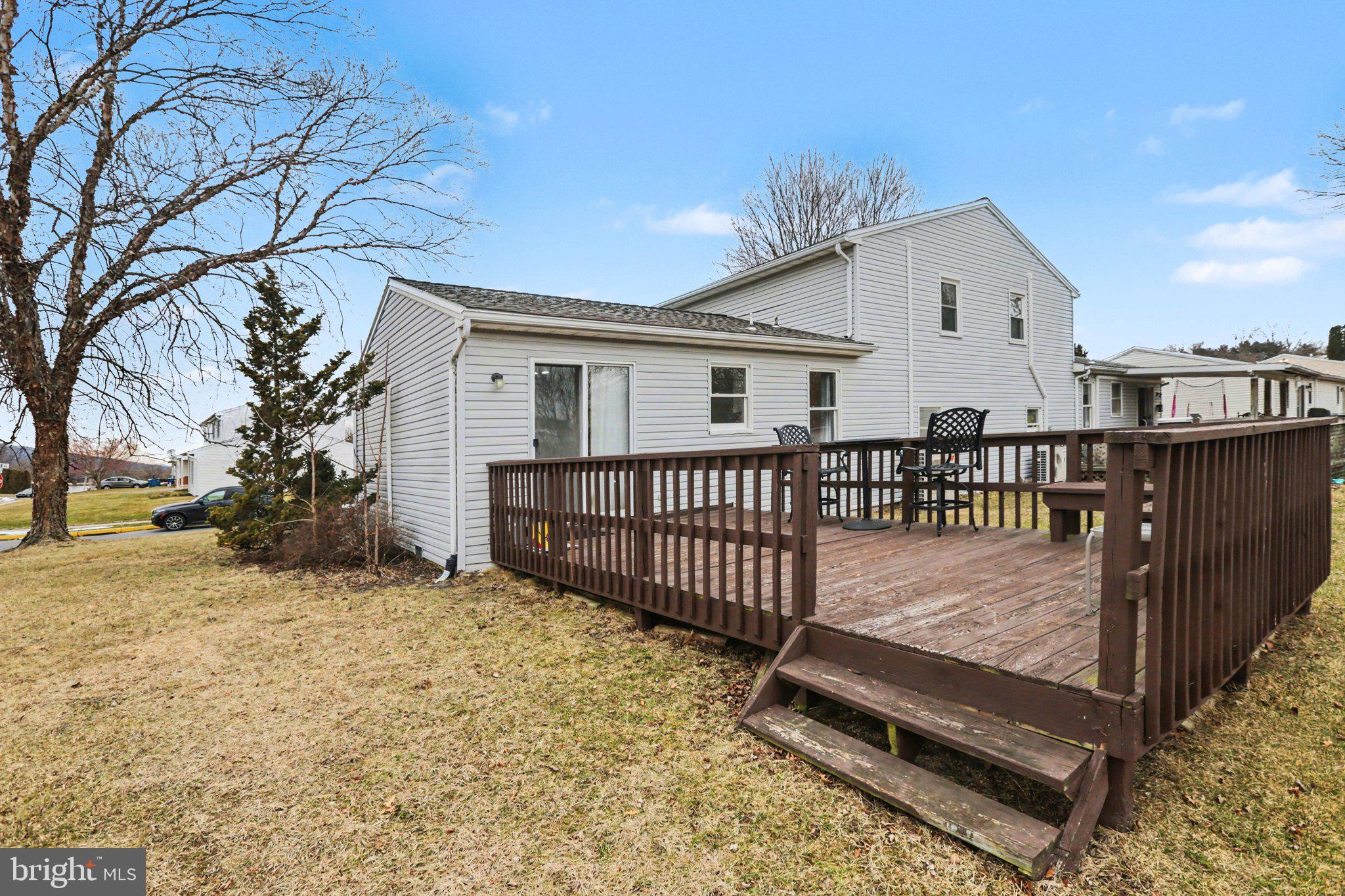 TWIN HILLS - Residential