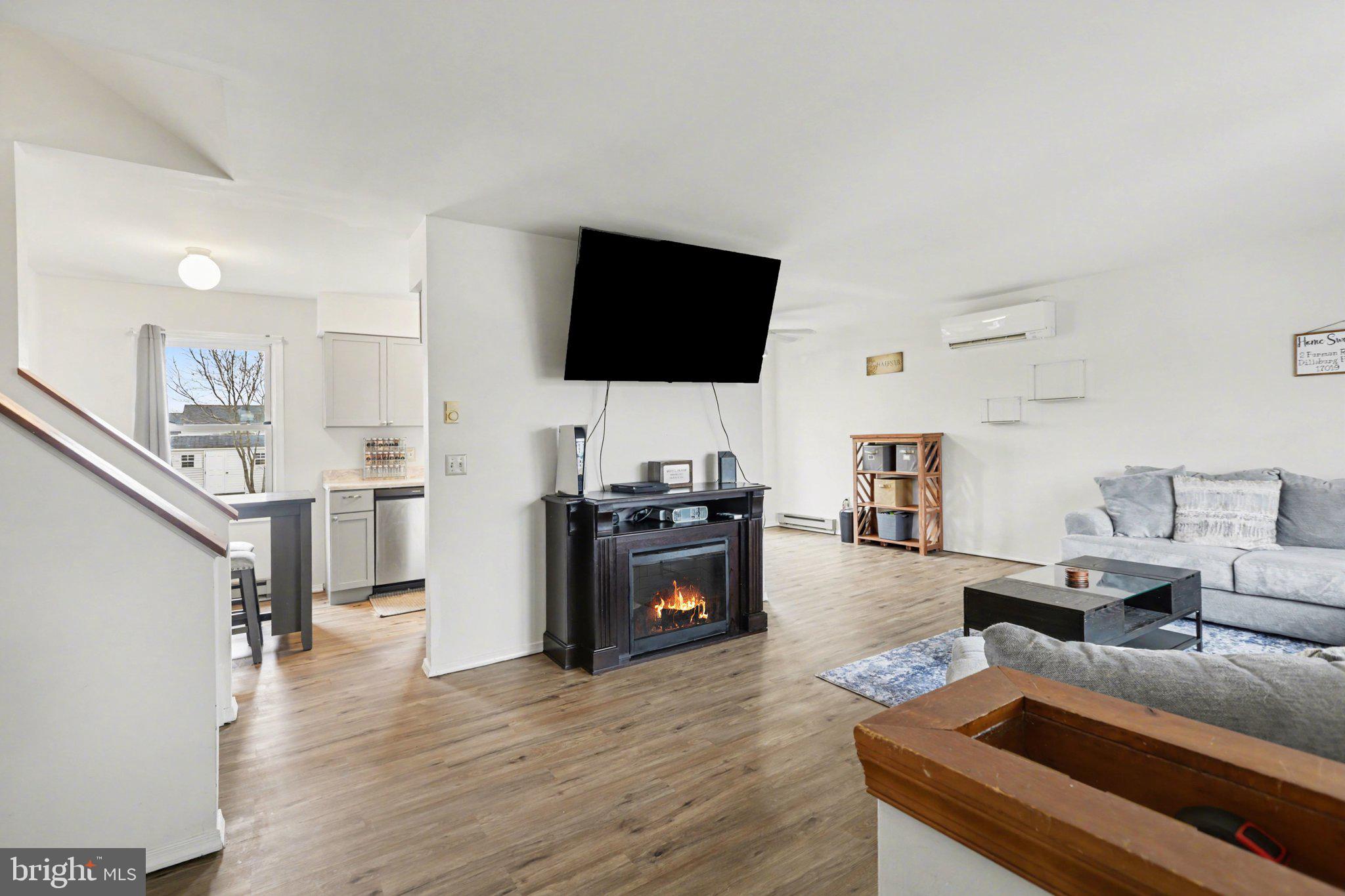 TWIN HILLS - Residential