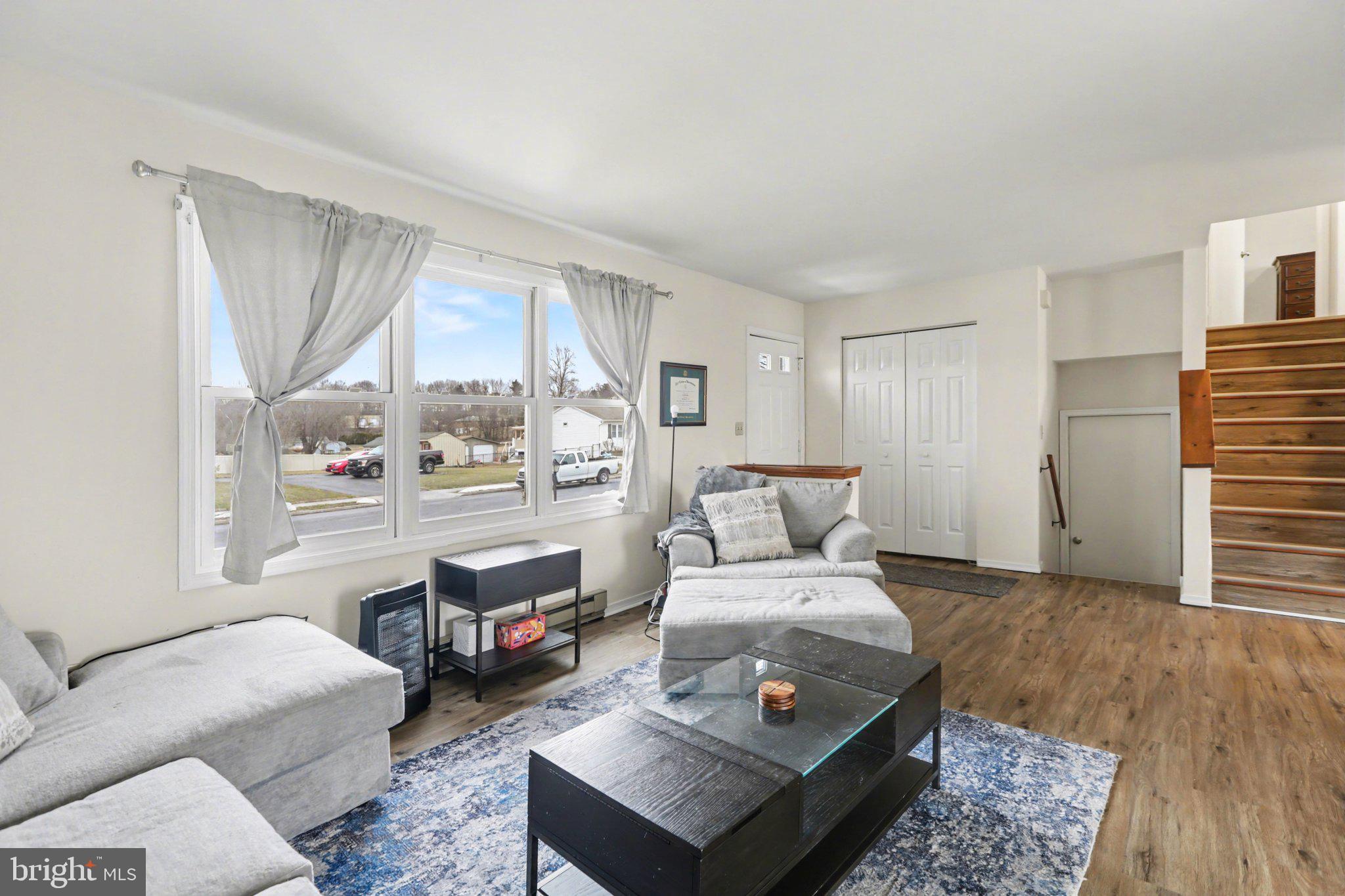 TWIN HILLS - Residential