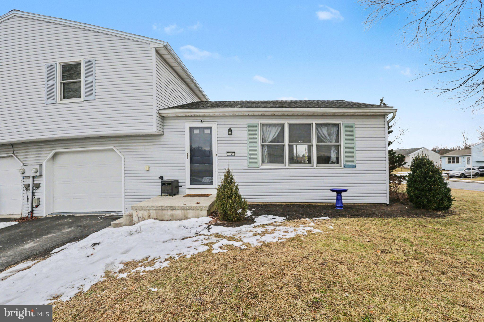 TWIN HILLS - Residential