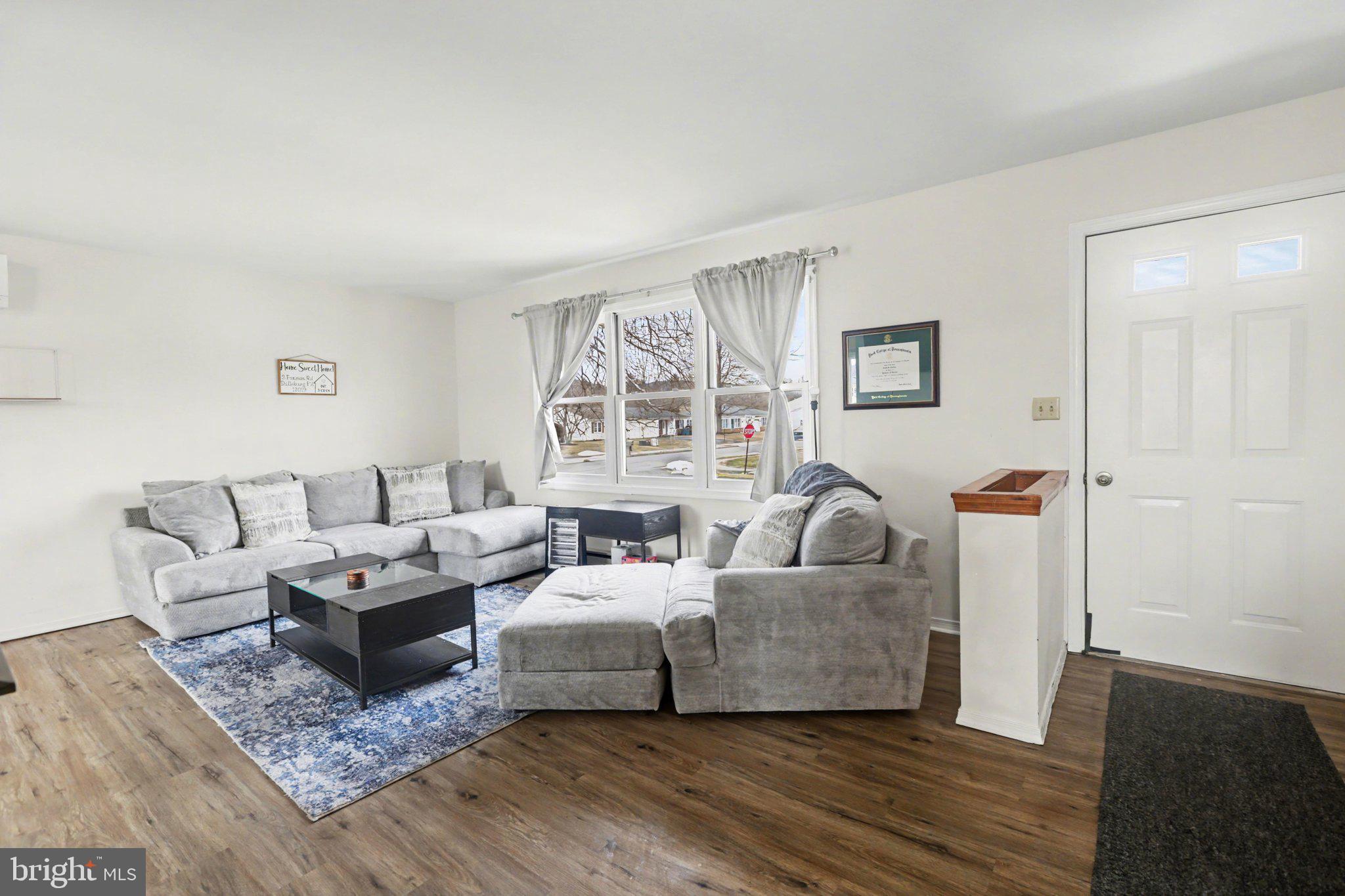 TWIN HILLS - Residential